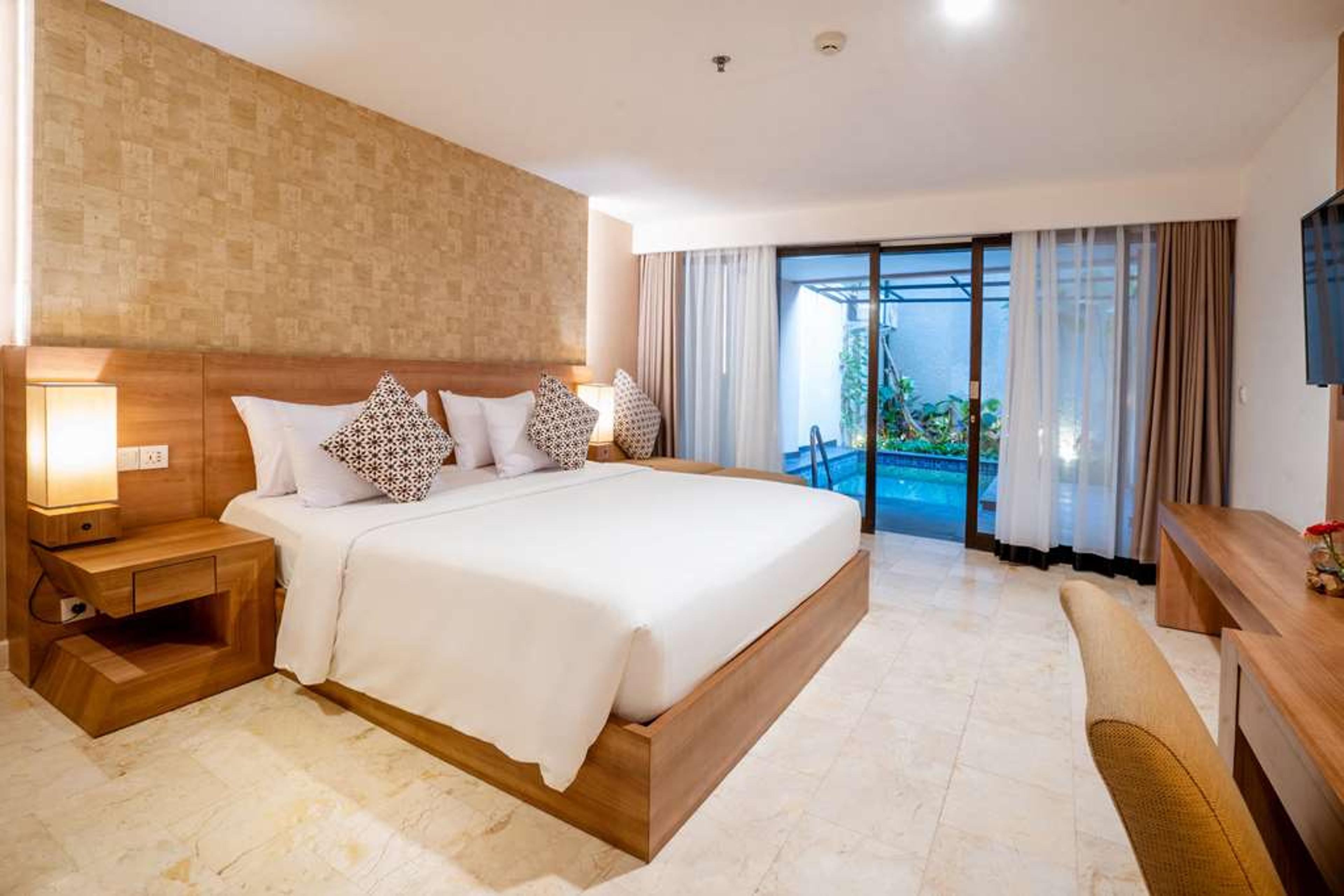 CROSS VIBE PAASHA ATELIER BALI KUTA