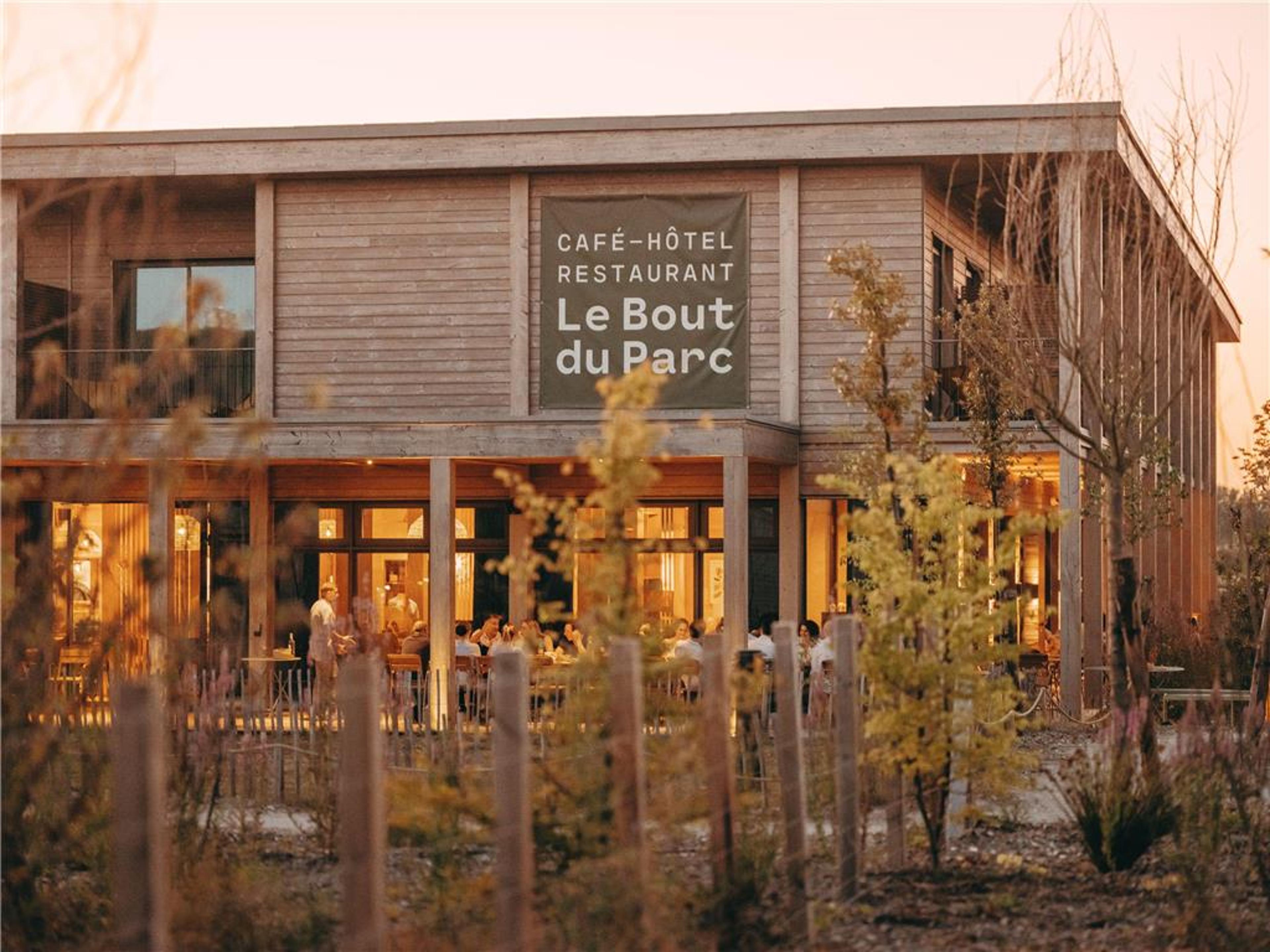 LE BOUT DU PARC