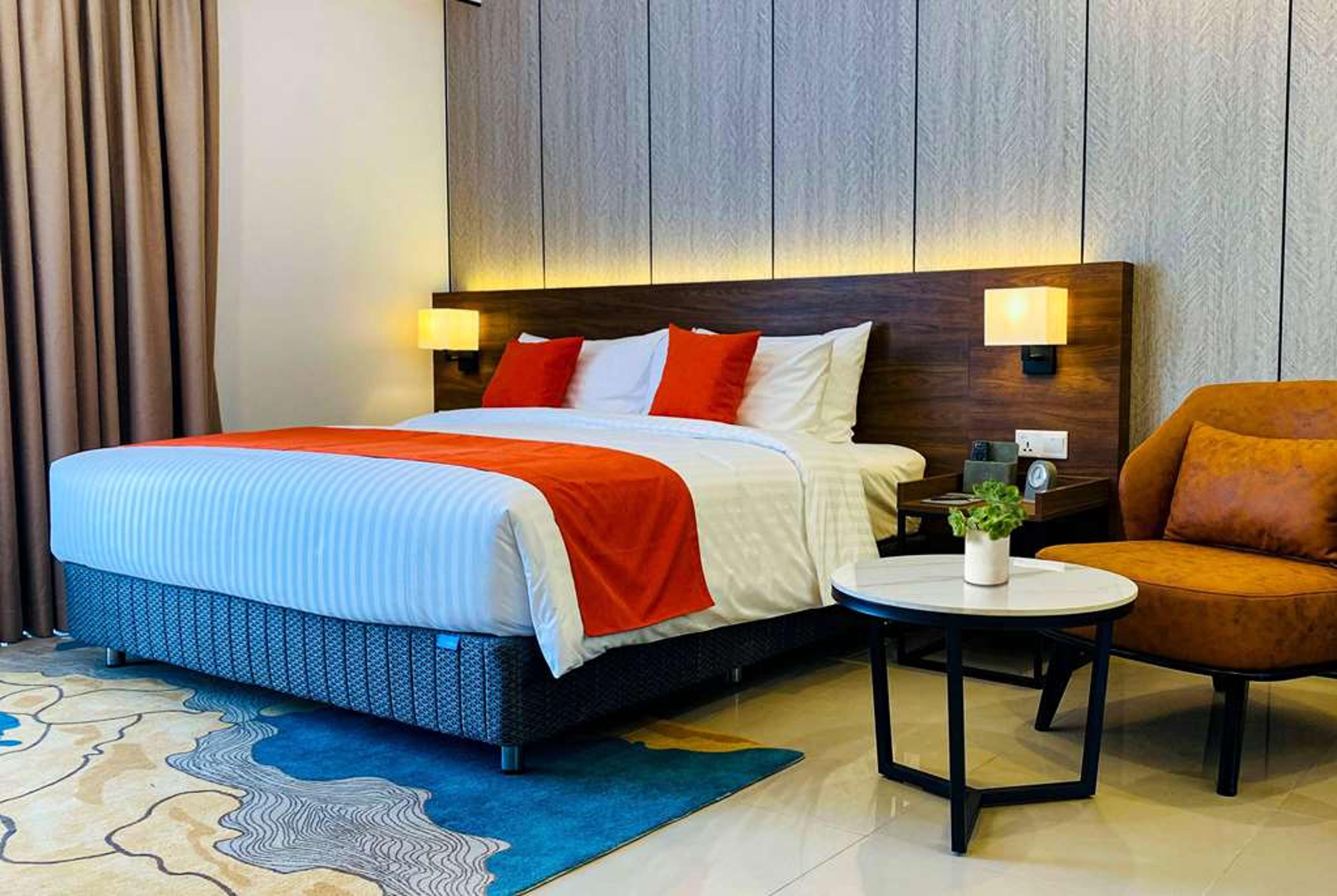 WYNDHAM ION MAJESTIC