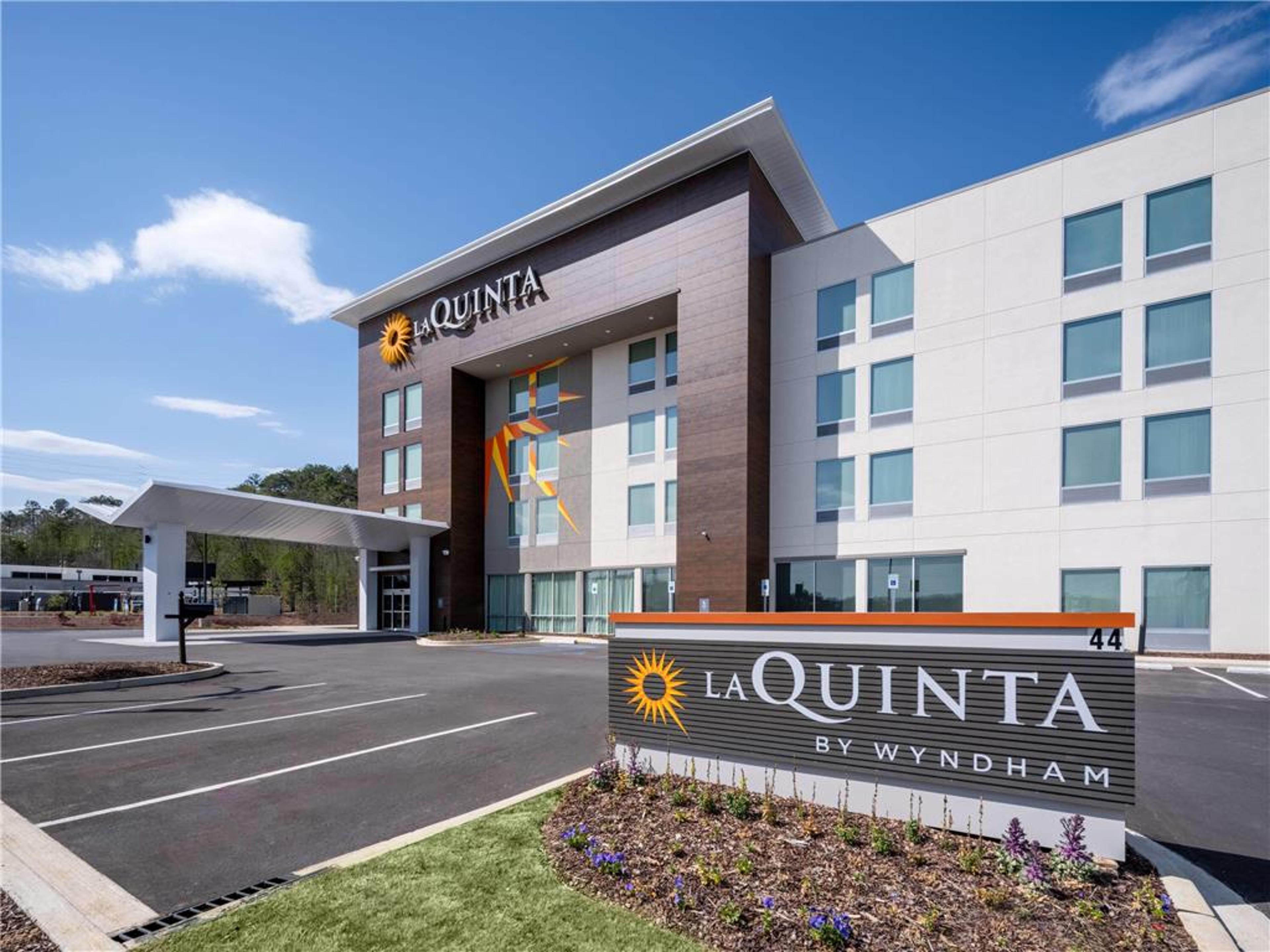 LA QUINTA INN & SUITES BY WYNDHAM C