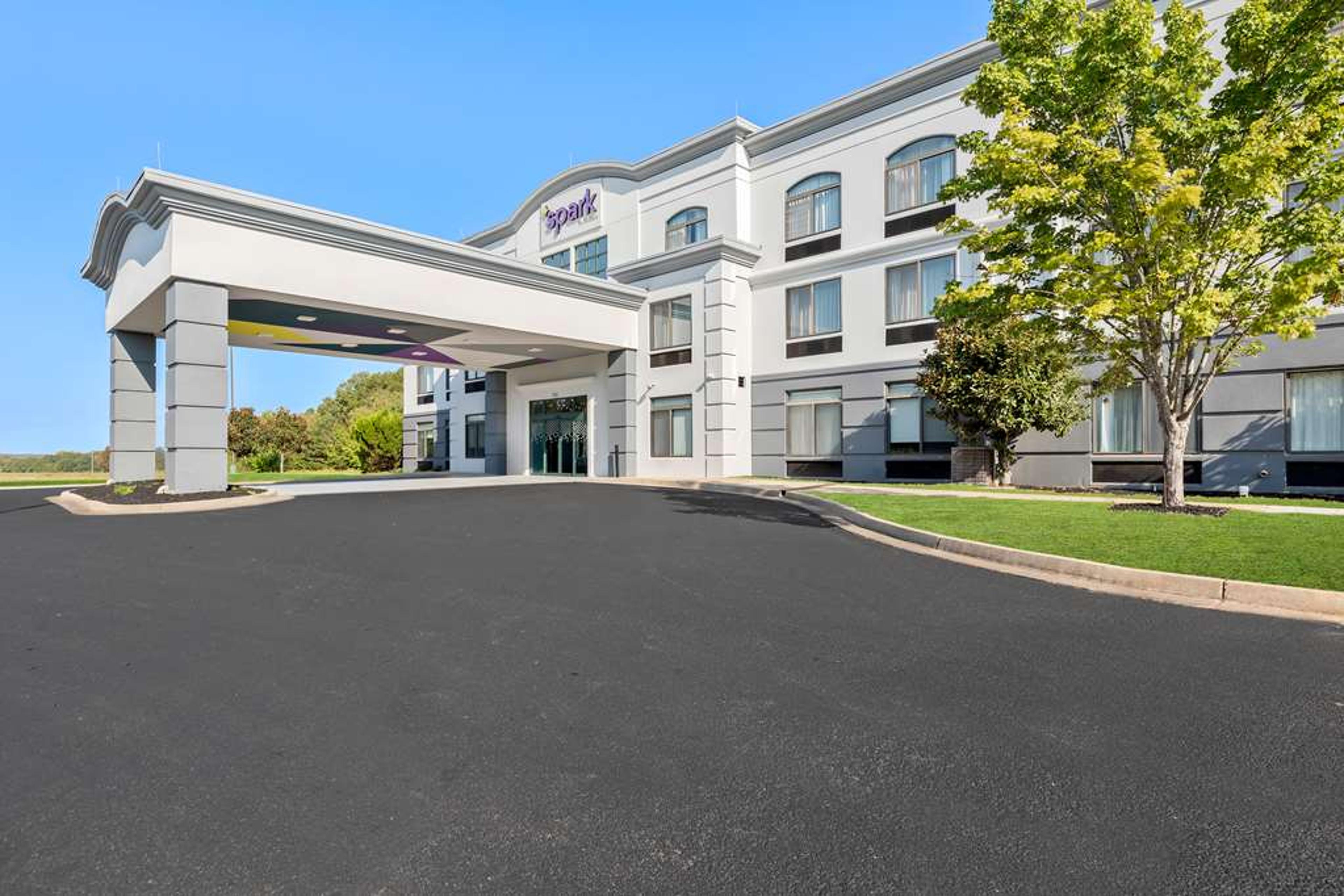 SPARK BY HILTON TUPELO
