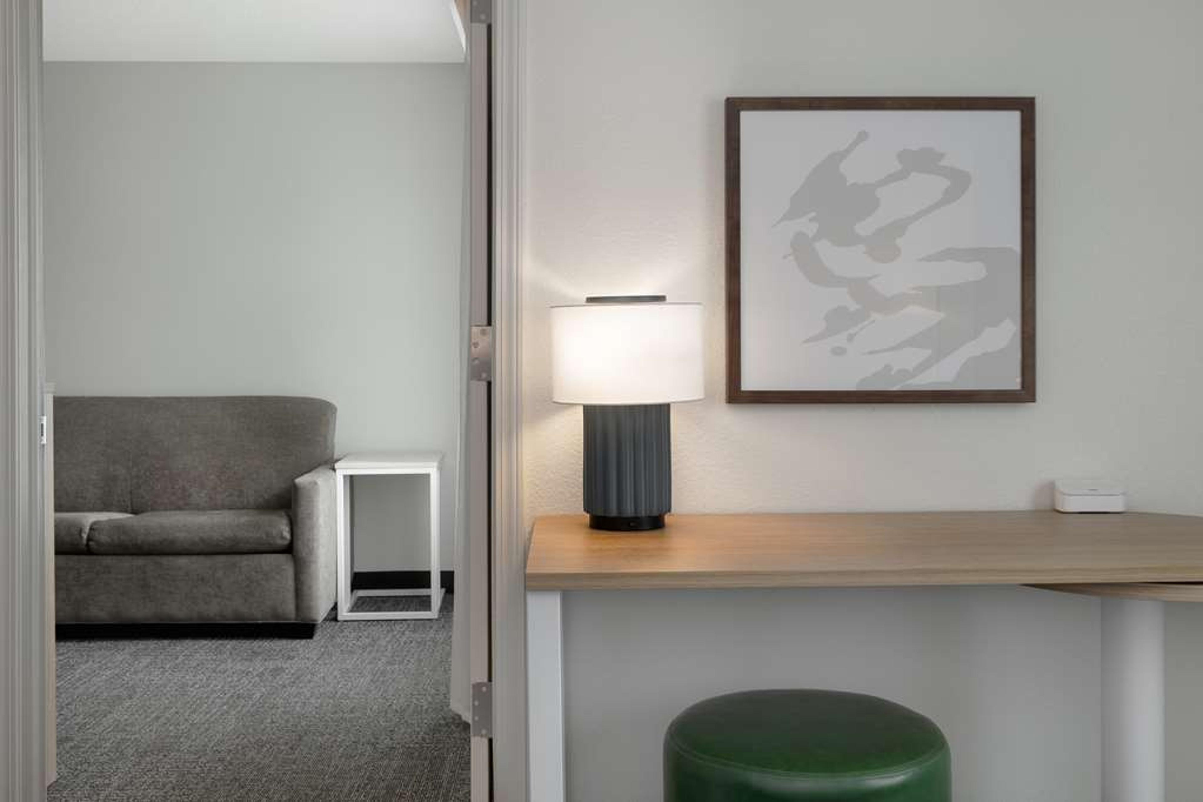 SPARK BY HILTON EVANSVILLE EAST IN