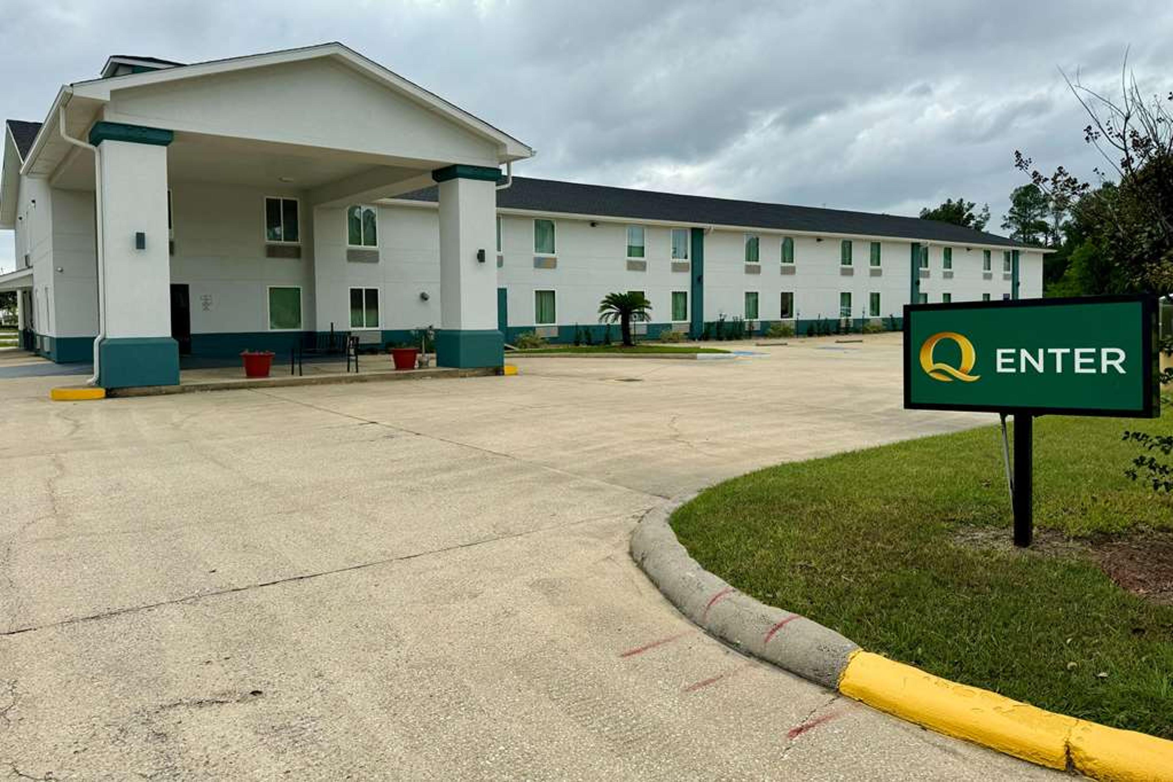 QUALITY INN SULPHUR