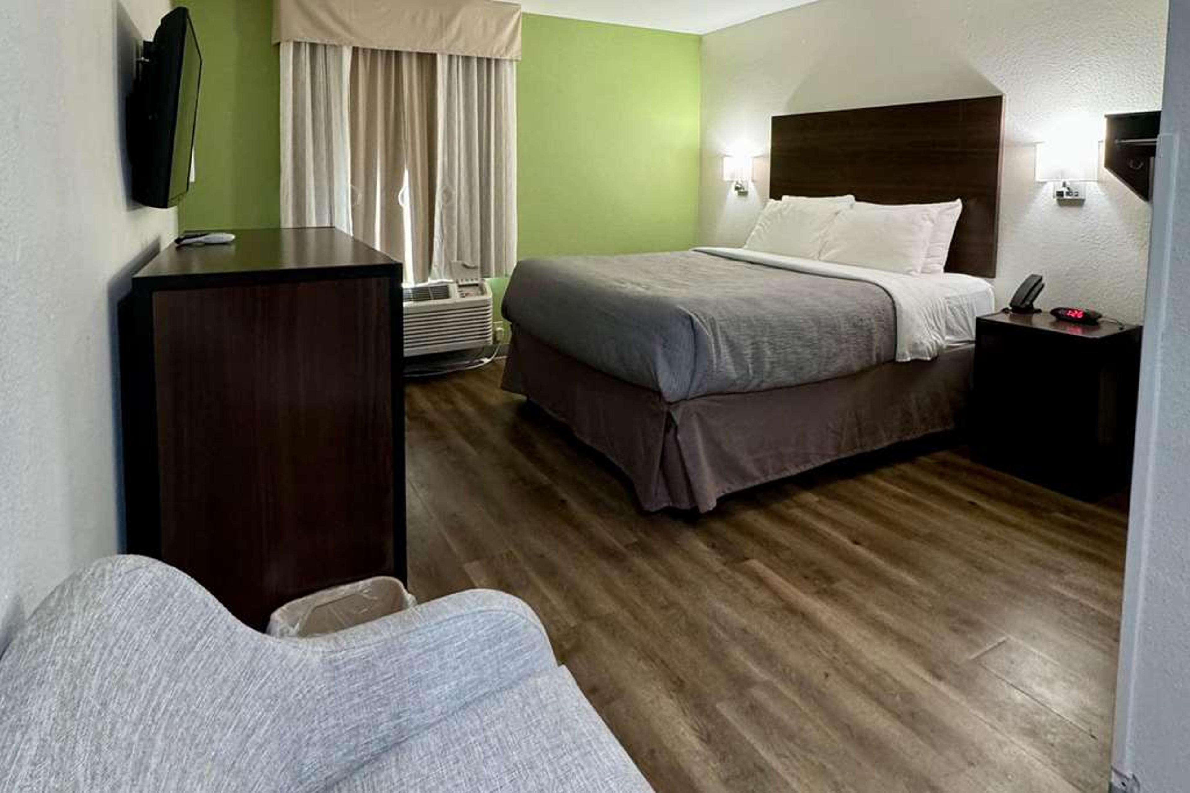 QUALITY INN SULPHUR