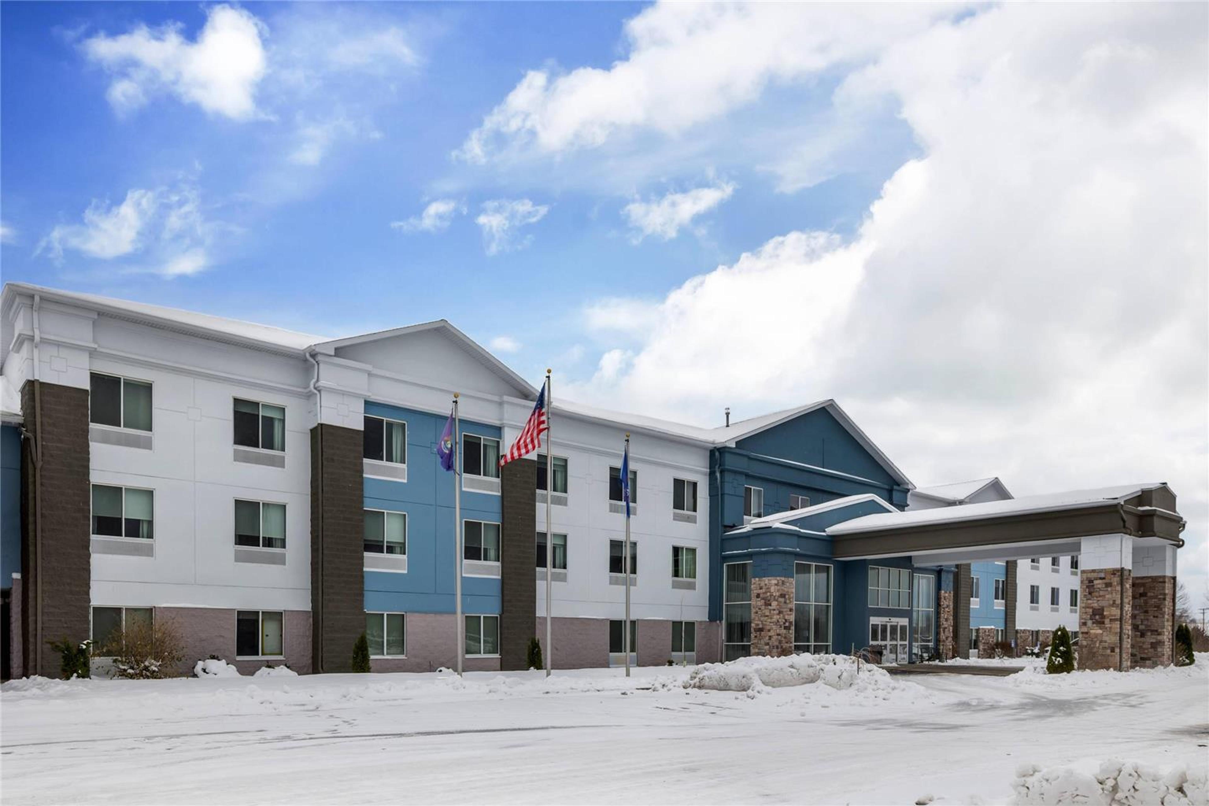 COMFORT INN AND SUITES WATERVLIET