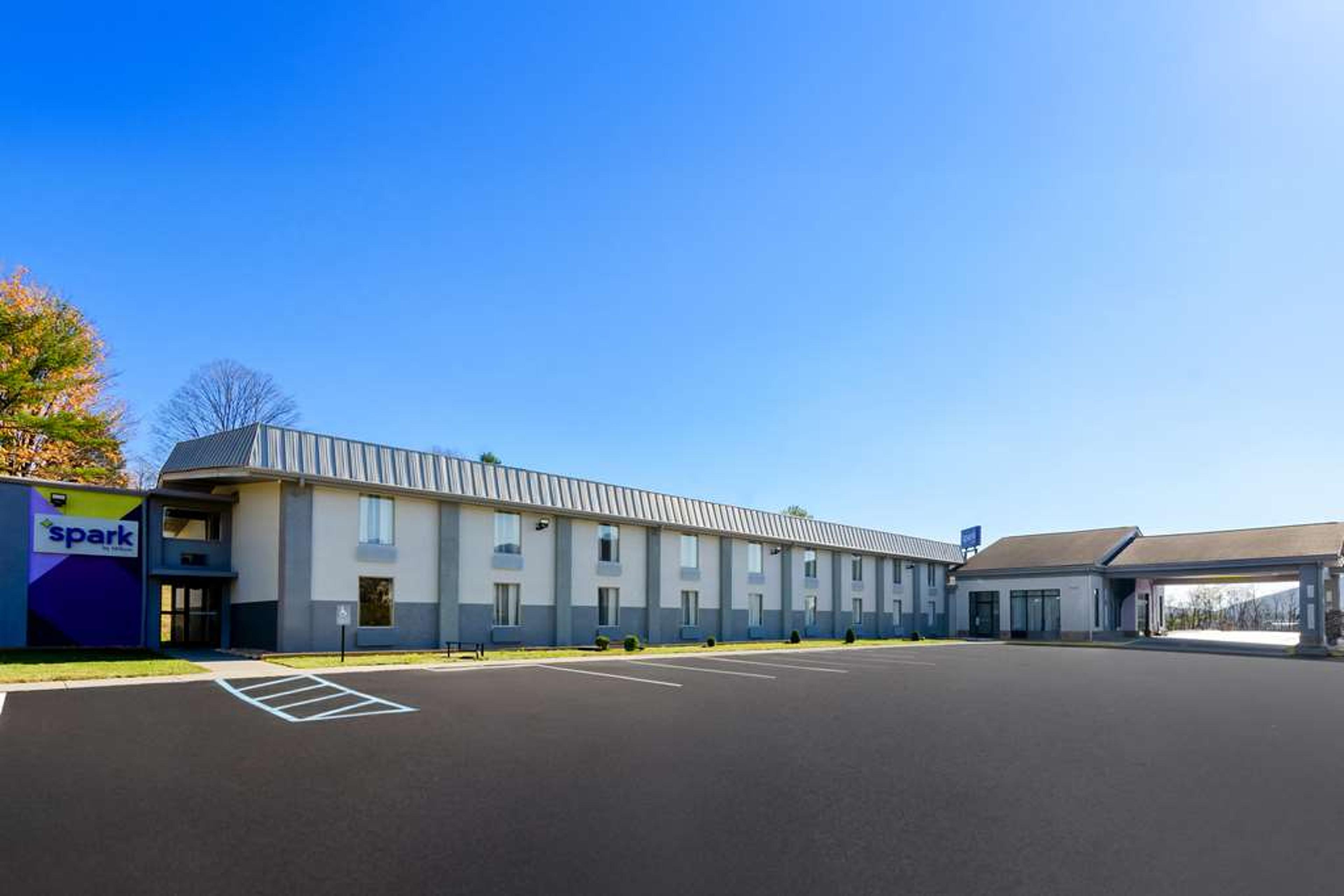 SPARK BY HILTON DALEVILLE ROANOKE N