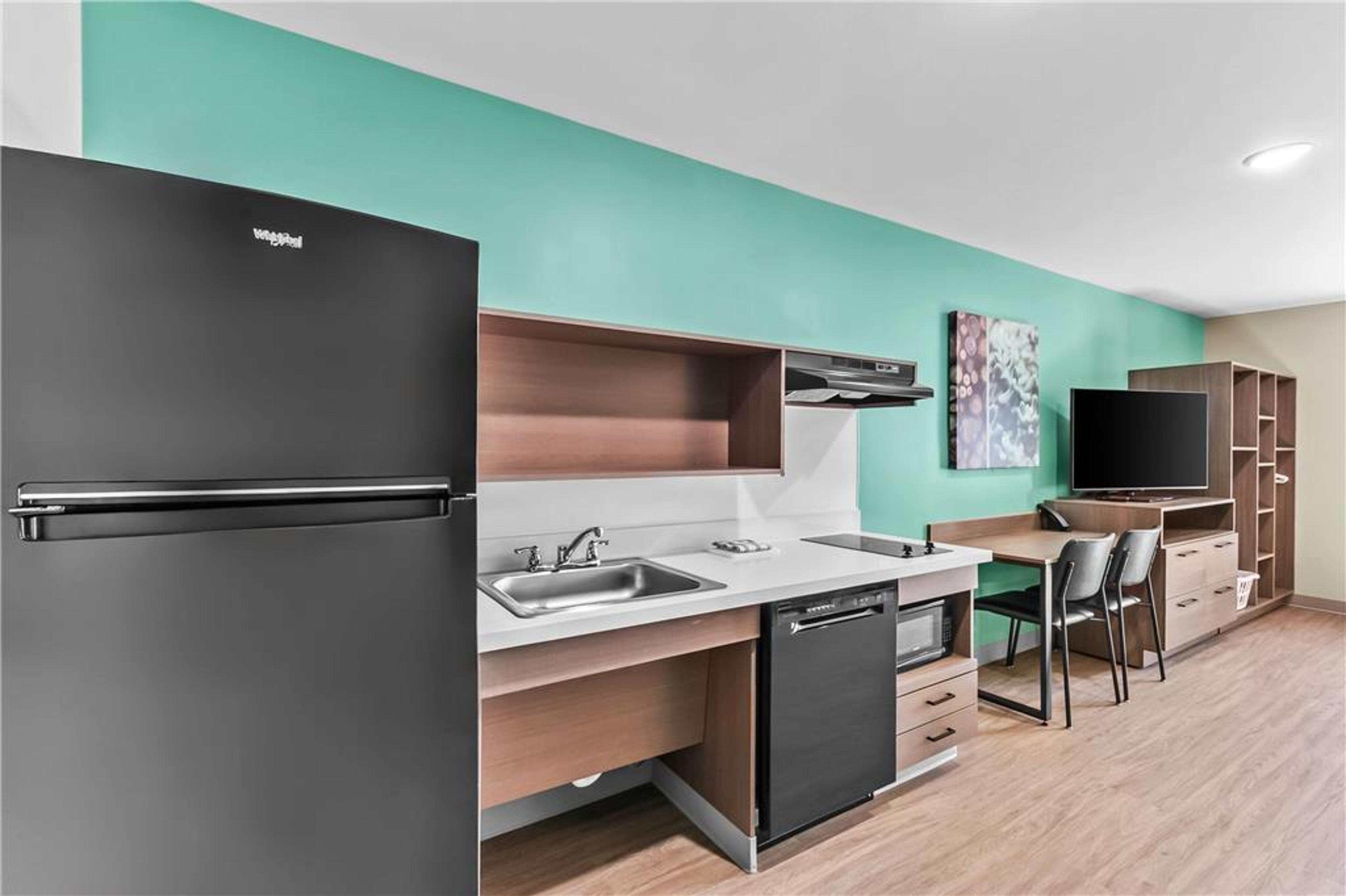 ECHO SUITES STERLING