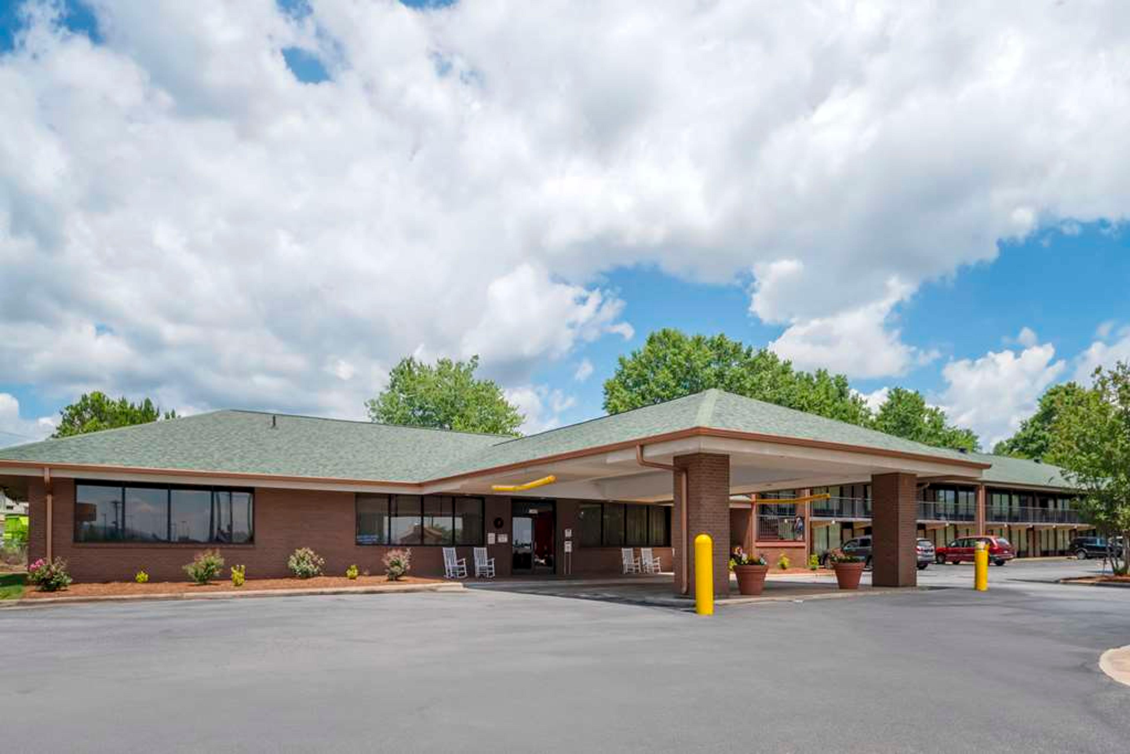 QUALITY INN NEAR SPEEDWAY