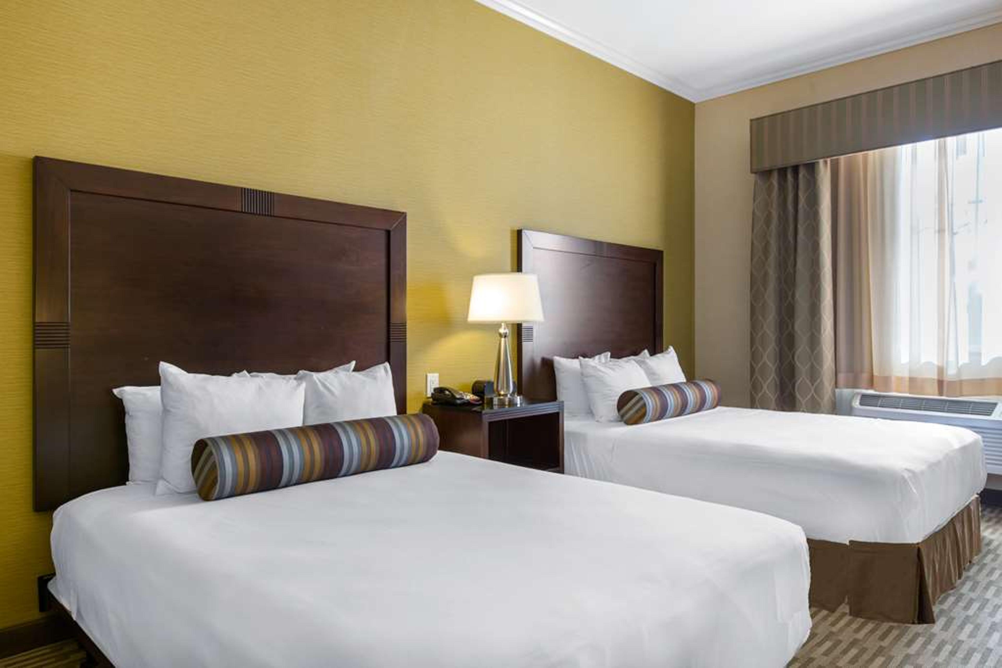 THE OAKS HOTEL AND SUITES