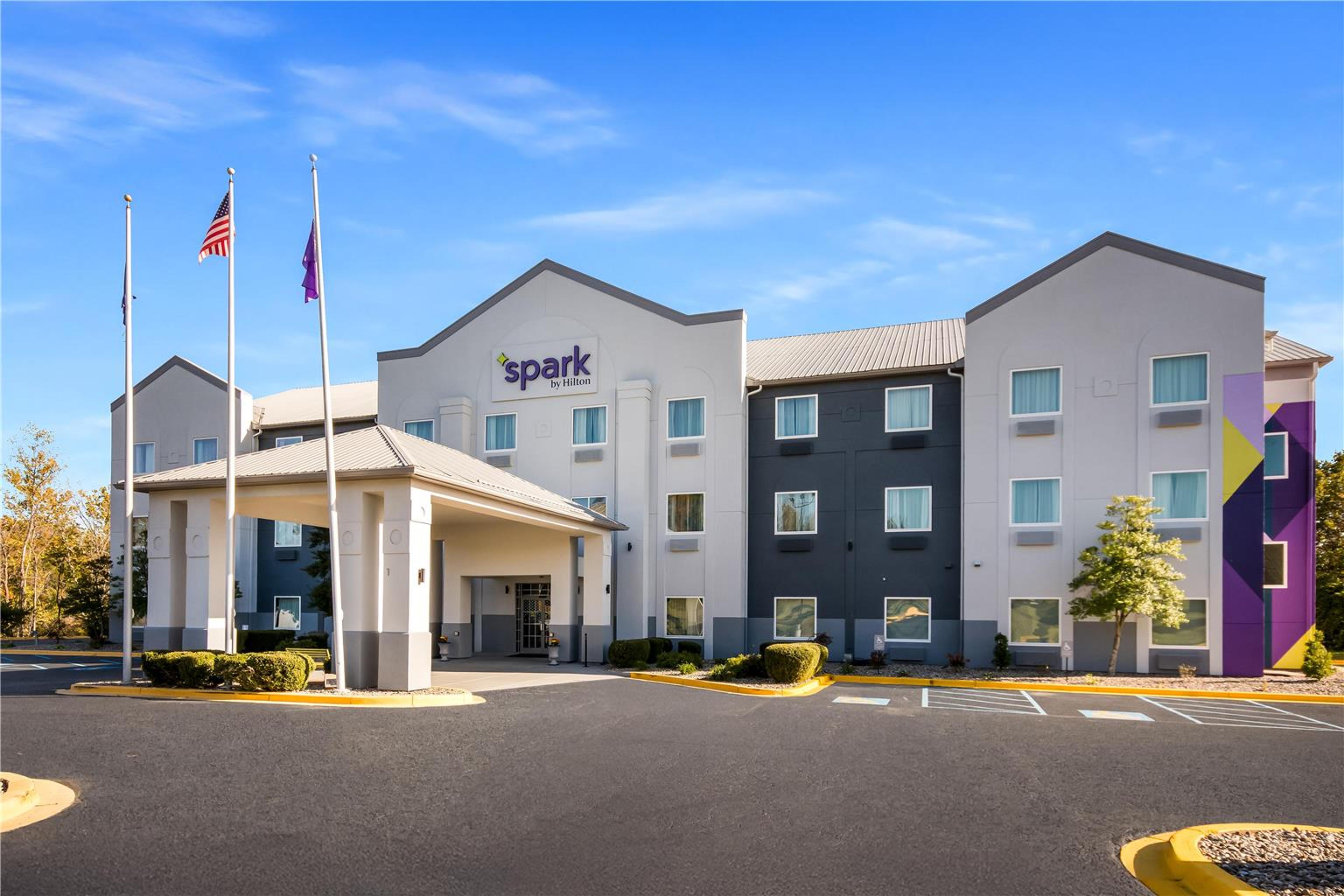 SPARK BY HILTON LAGRANGE