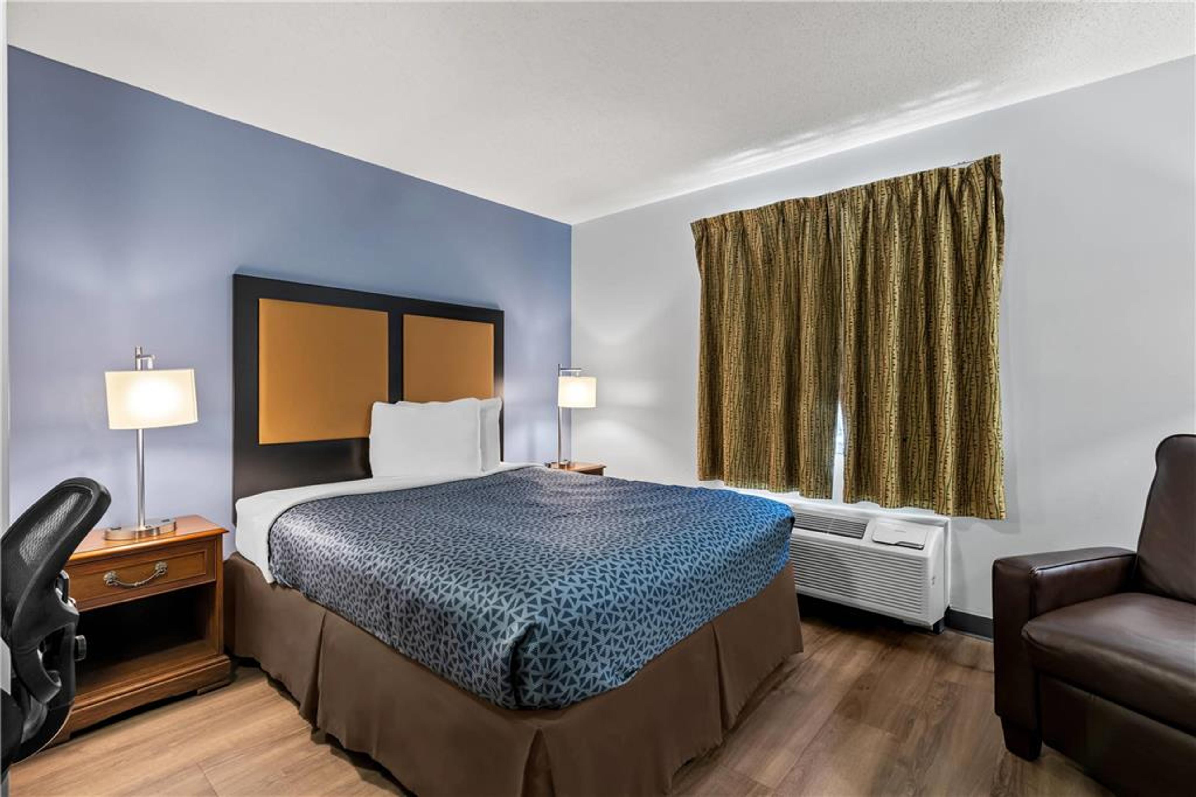 SUBURBAN STUDIOS BRENTWOOD - NASHVI