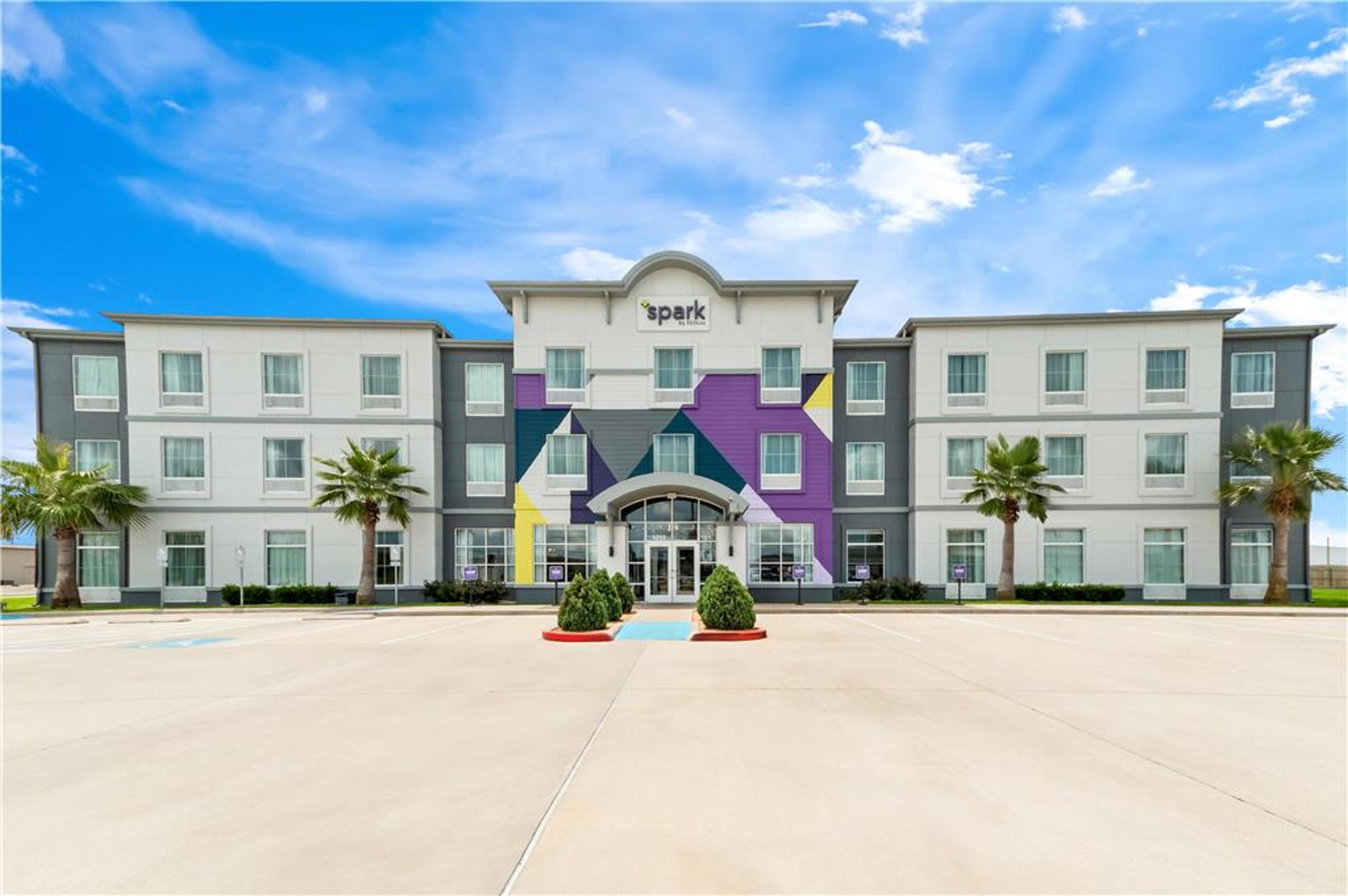 SPARK BY HILTON VICTORIA