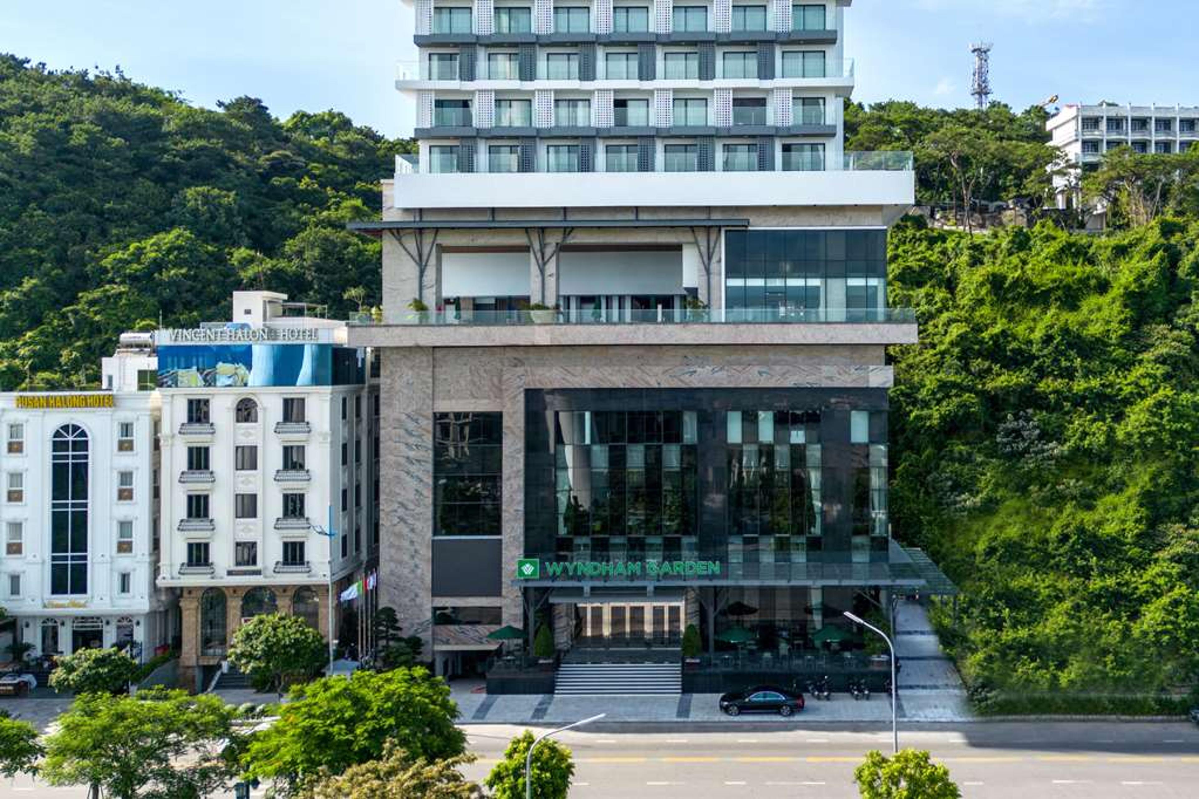 WYNDHAM GARDEN LEGEND HALONG