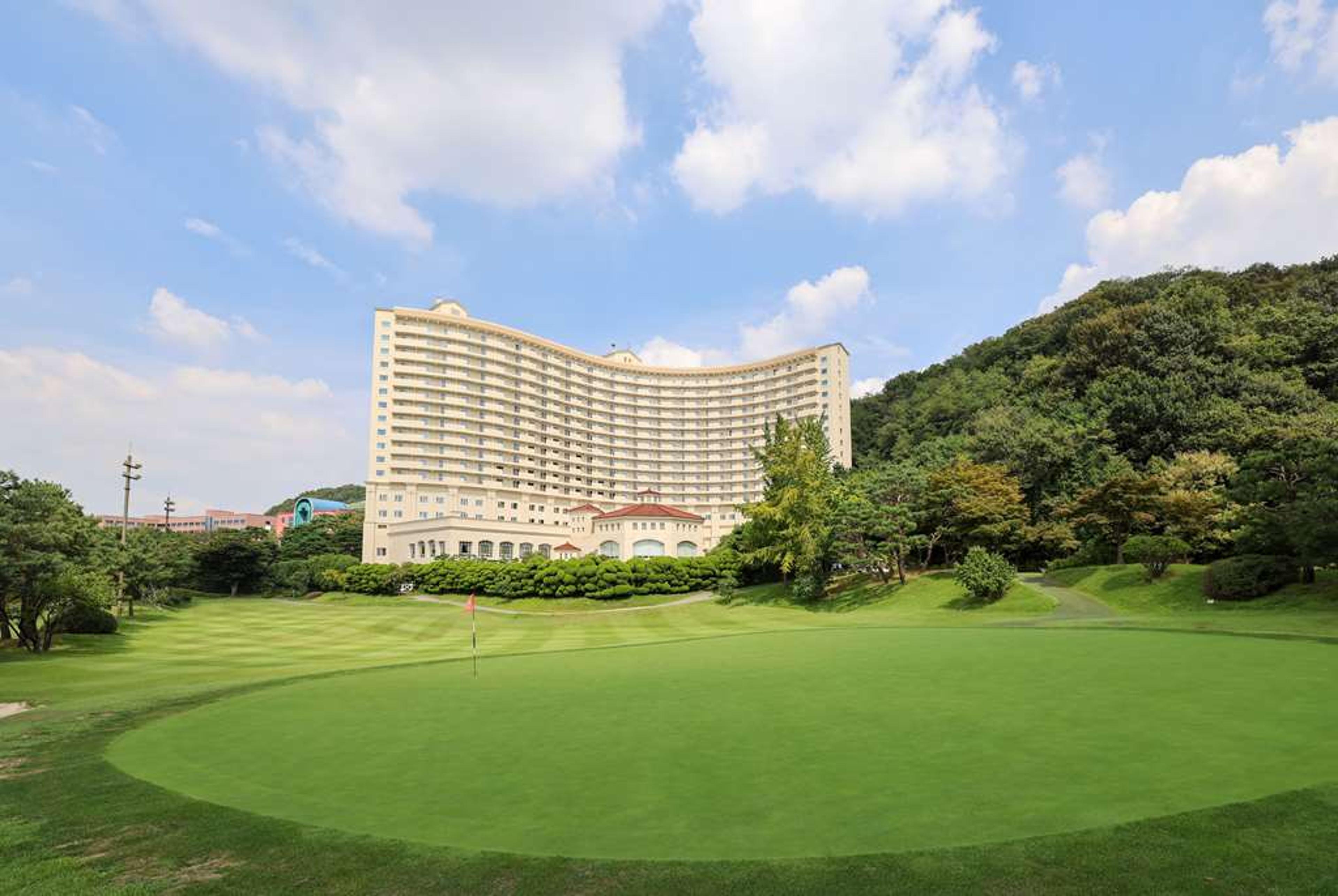 LA VIE DOR HOTEL AND RESORT