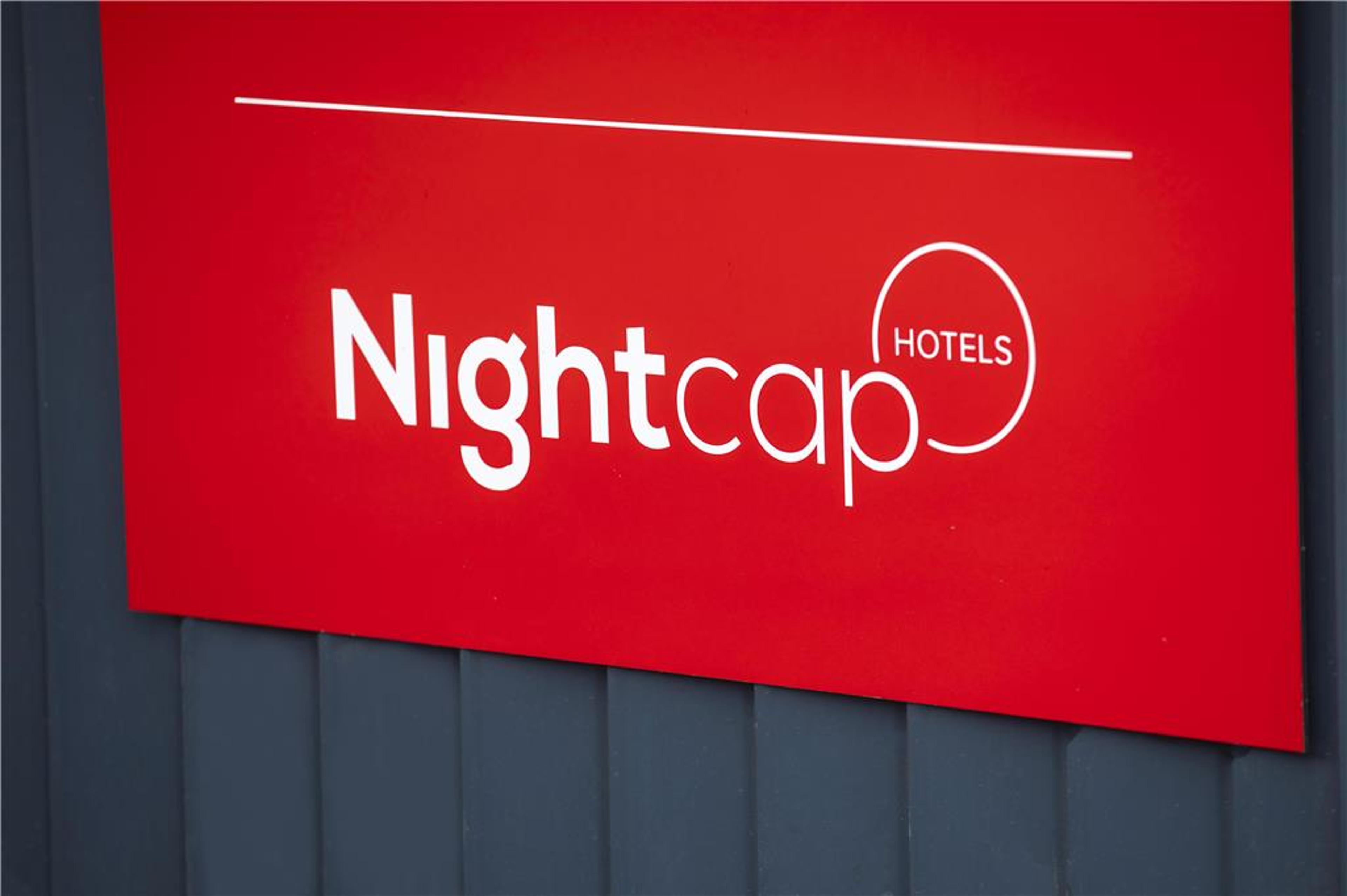 NIGHTCAP AT MARINE HOTEL CARDWELL