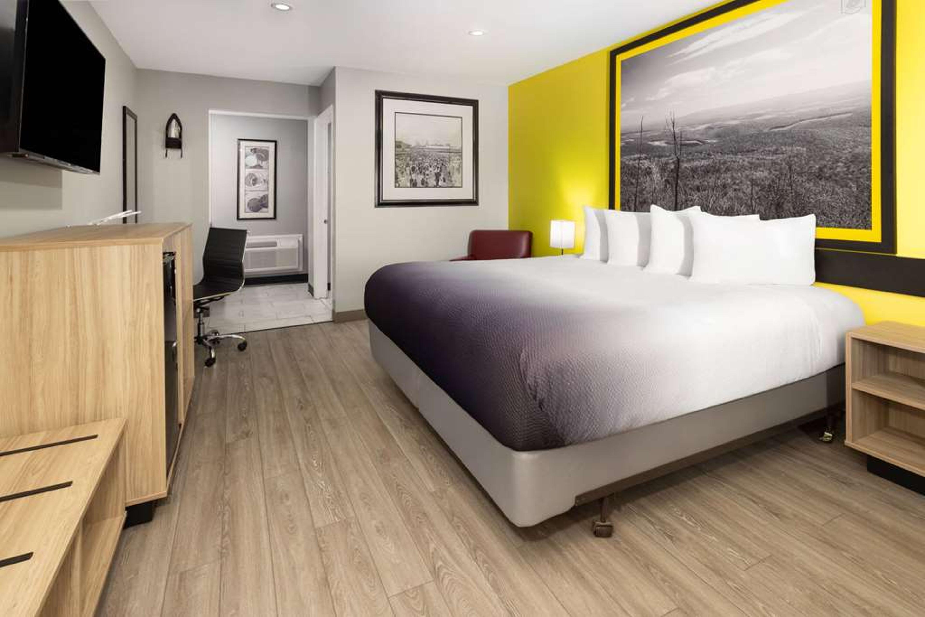 SUPER 8 BY WYNDHAM HAZLETON