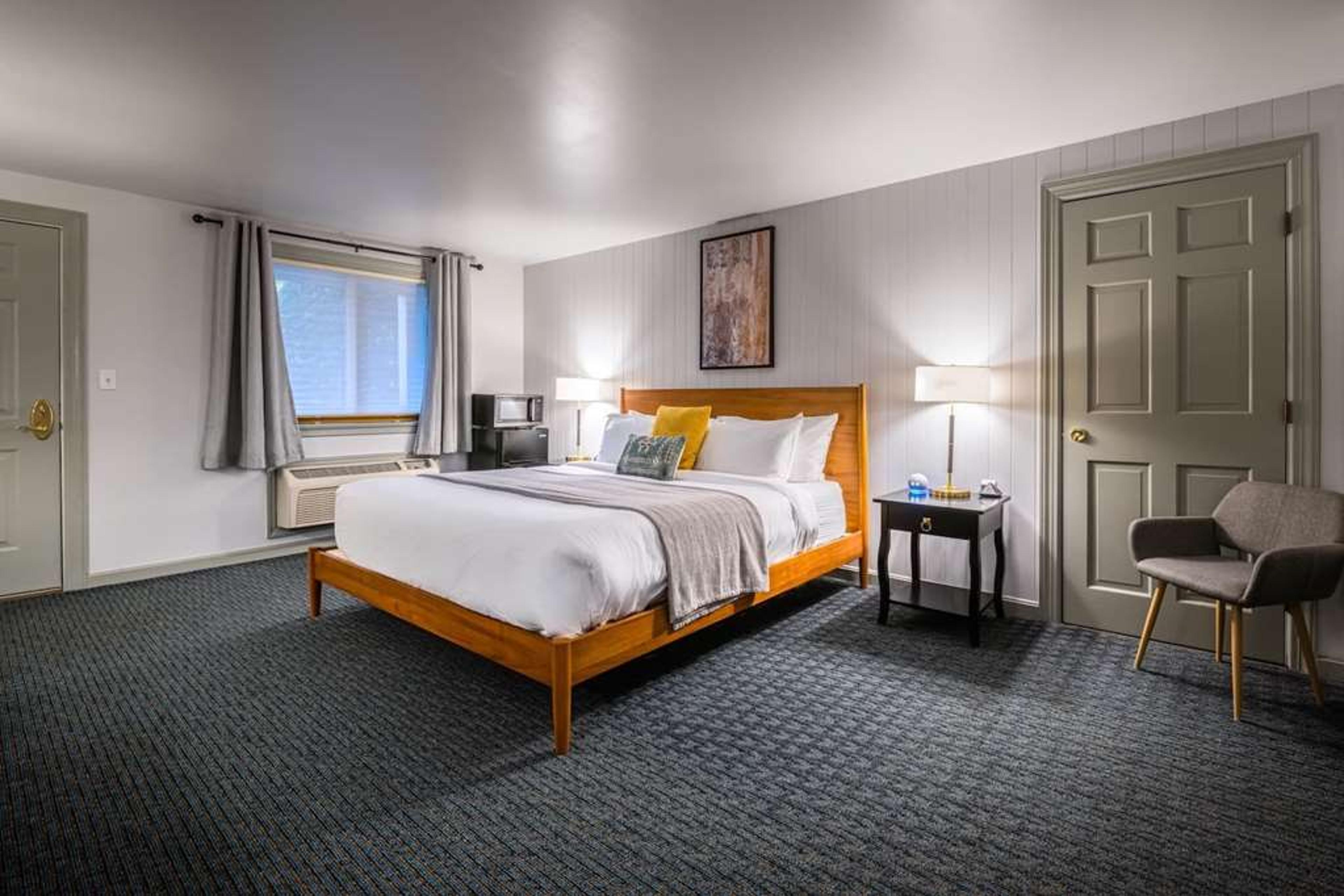 HOTEL RIVERHOUSE