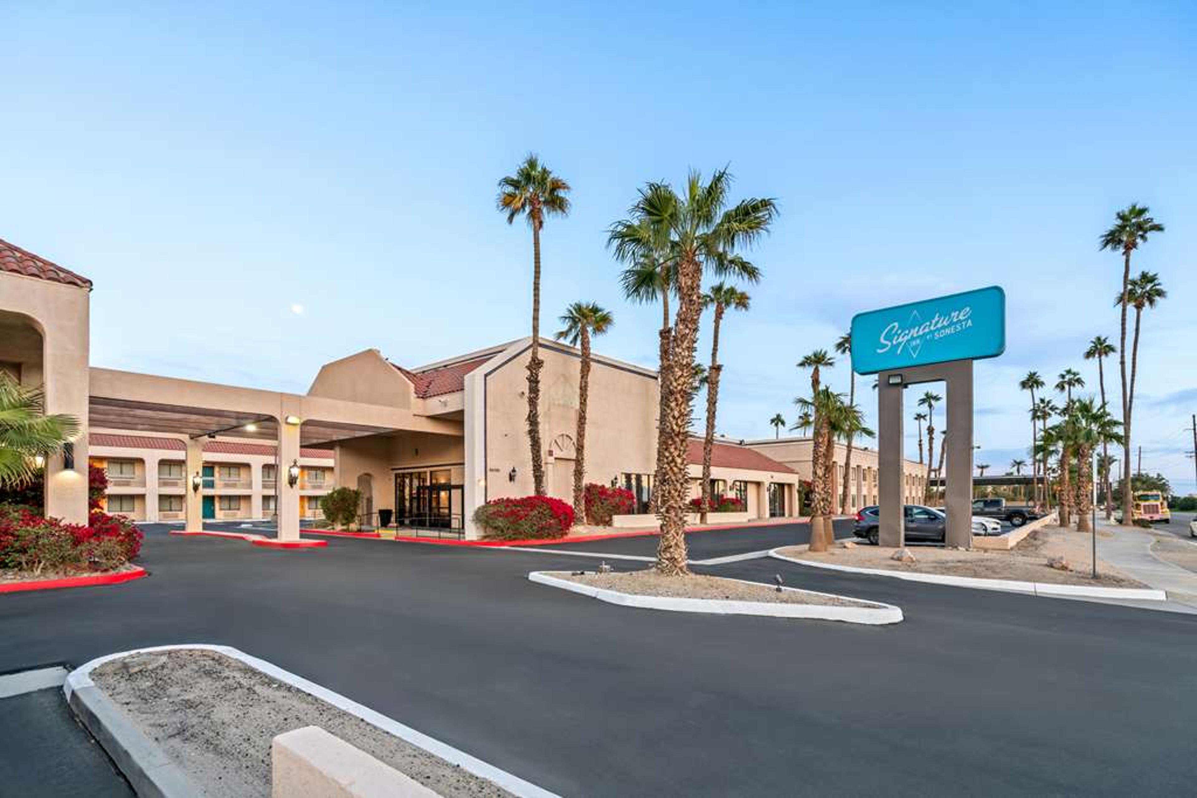 Signature Inn Indio I 10