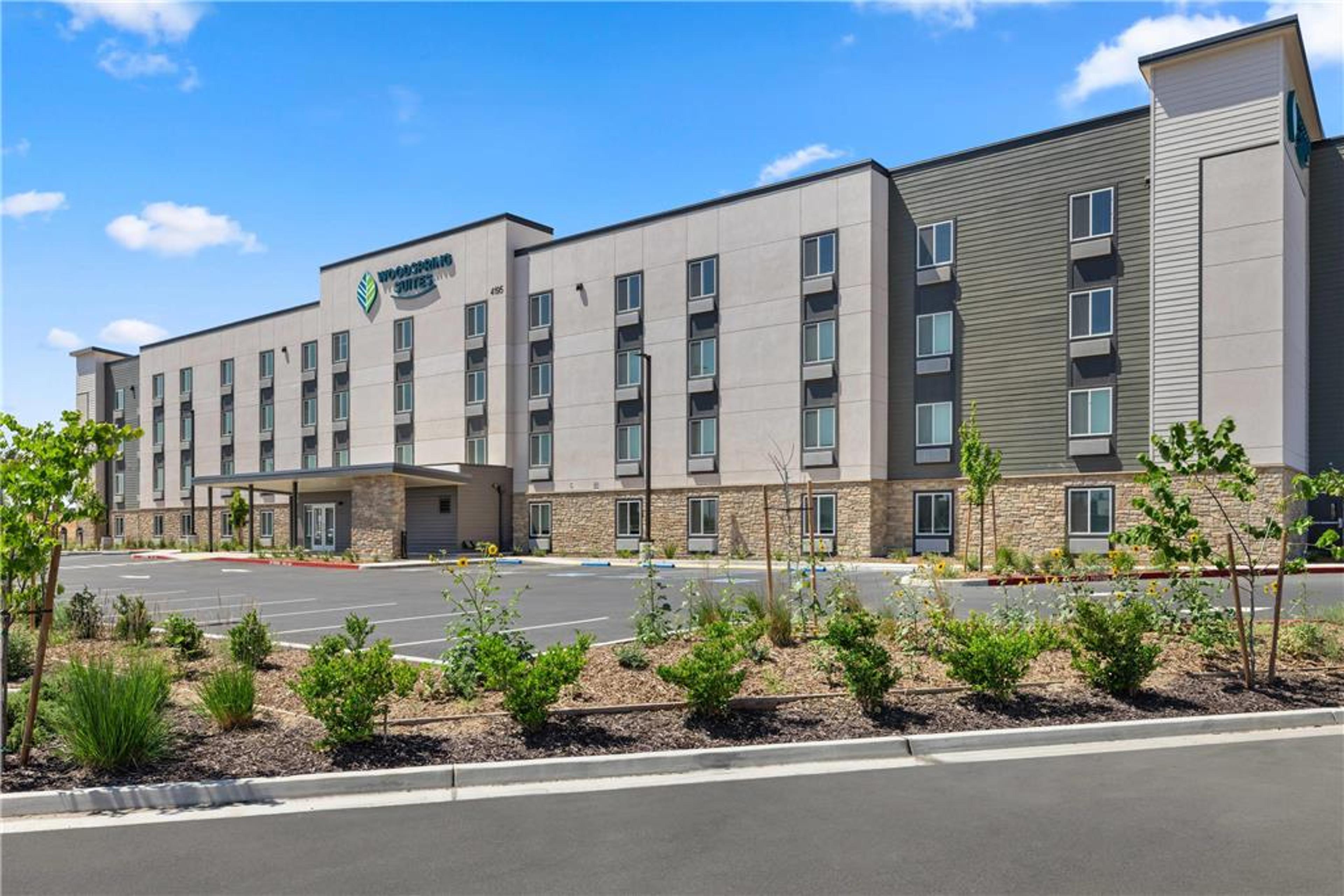 WOODSPRING SUITES CERES - MODESTO