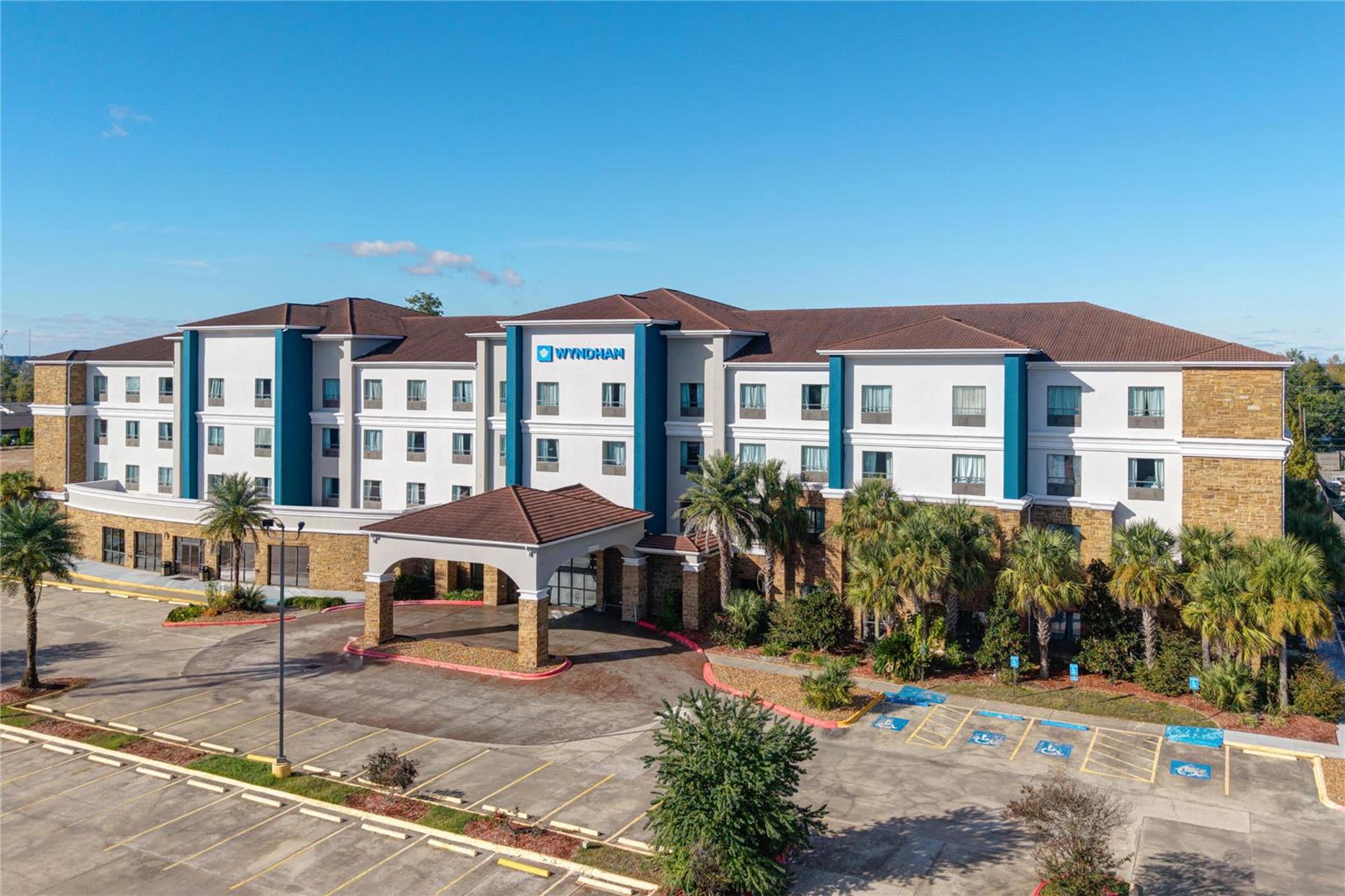 WYNDHAM LAKE CHARLES