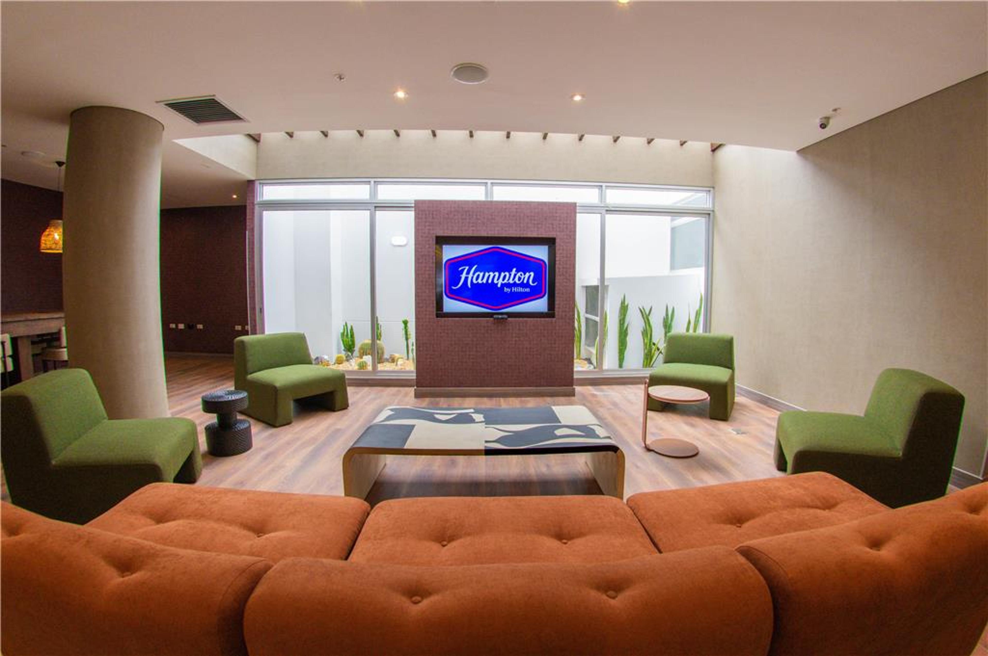 HAMPTON BY HILTON CUSCO