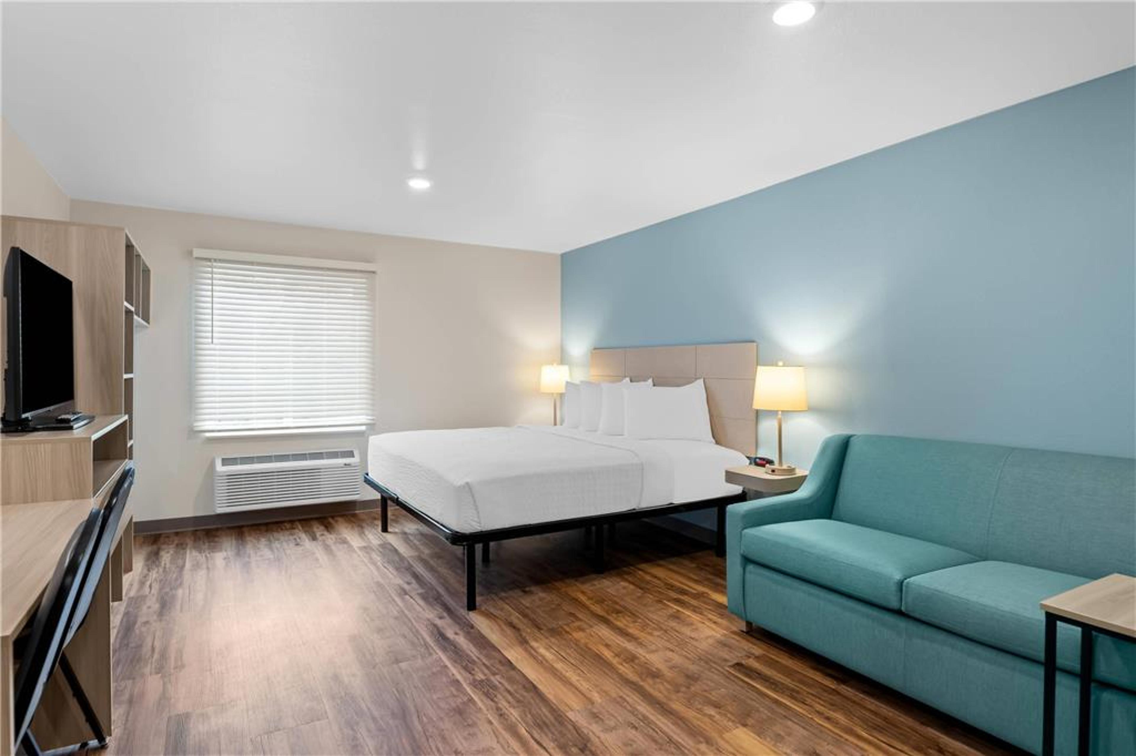 WOODSPRING SUITES RICHMOND AIRPORT