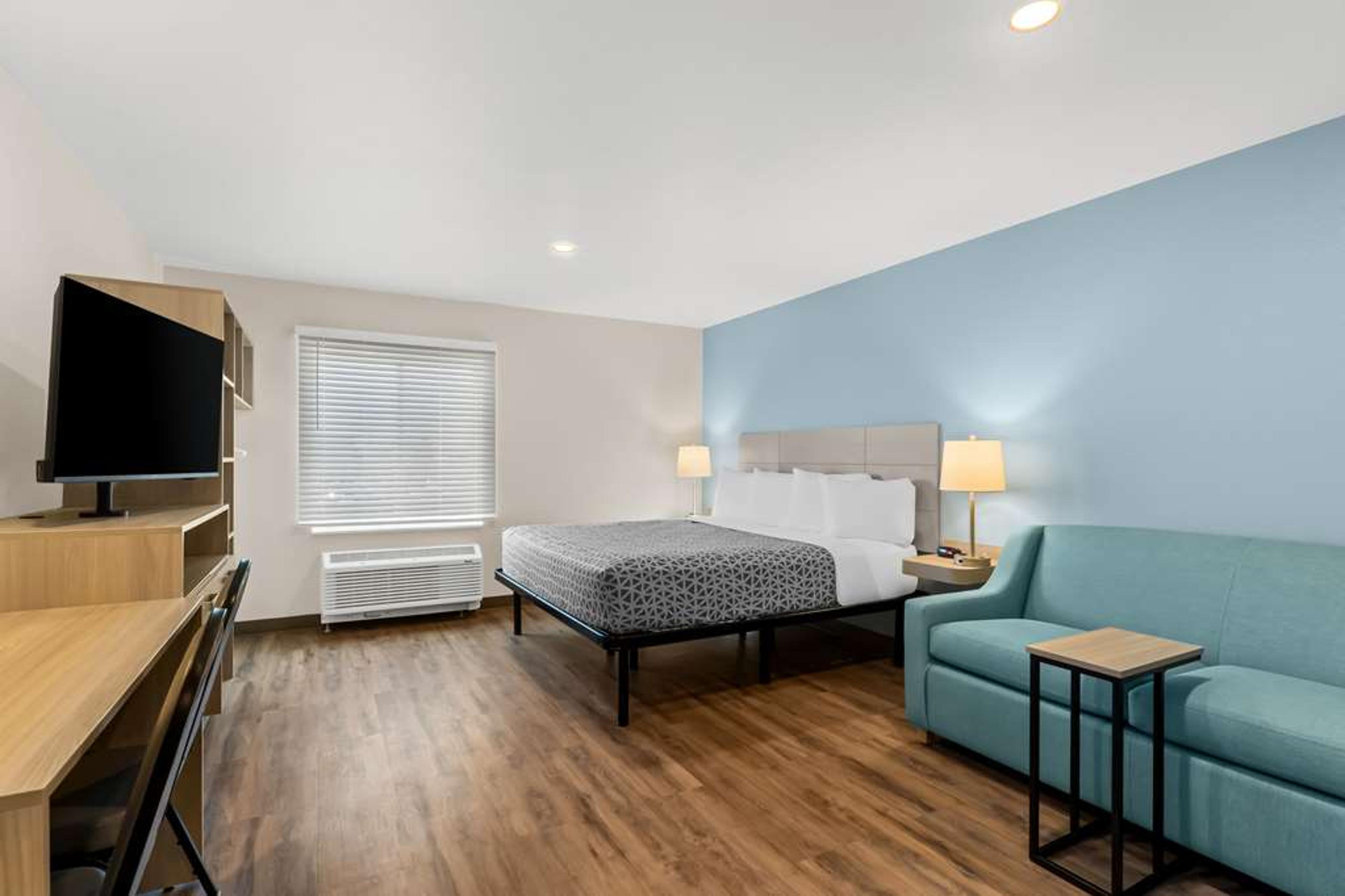 WOODSPRING SUITES CENTENNIAL - DENV