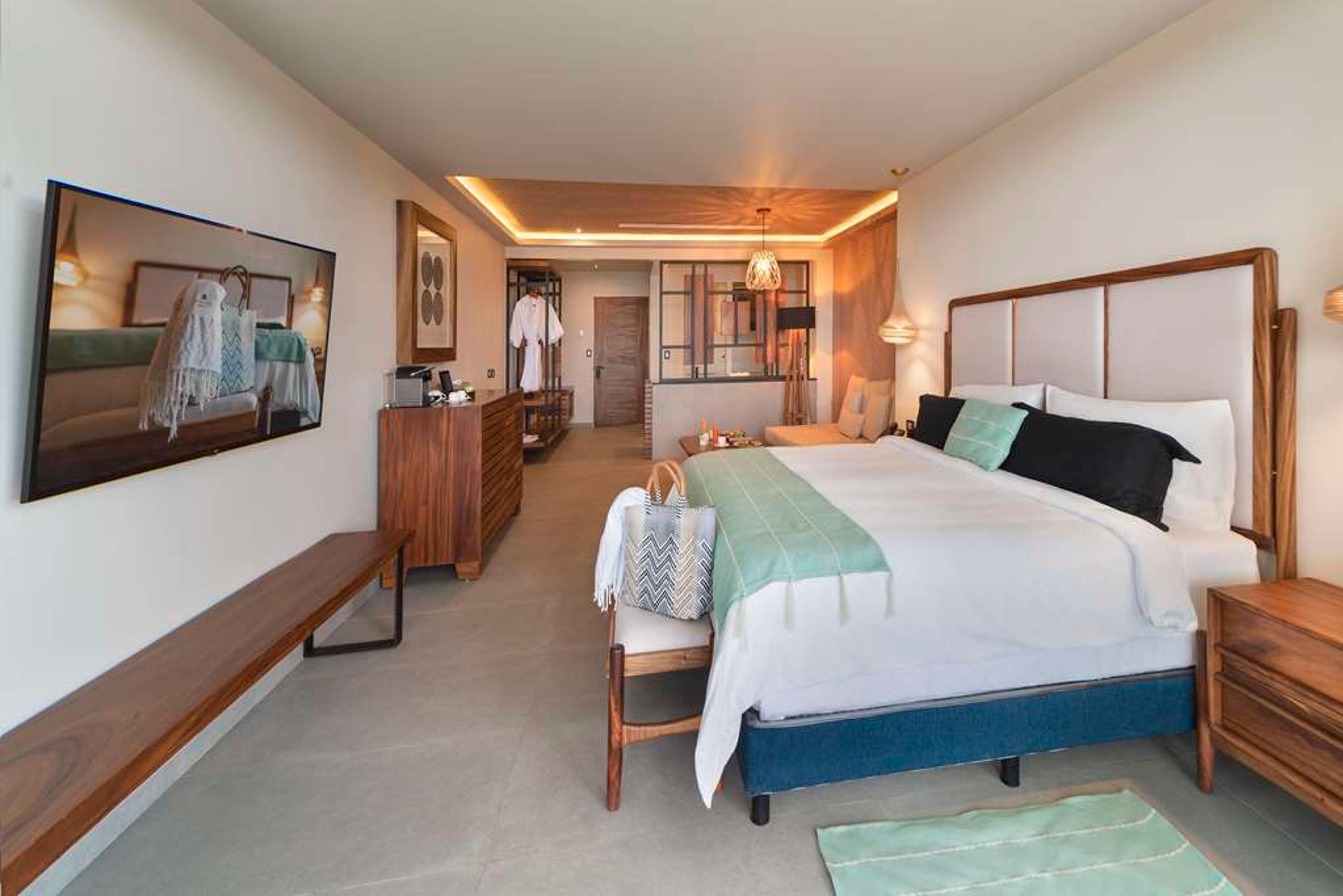 MVNGATA BEACH HOTEL