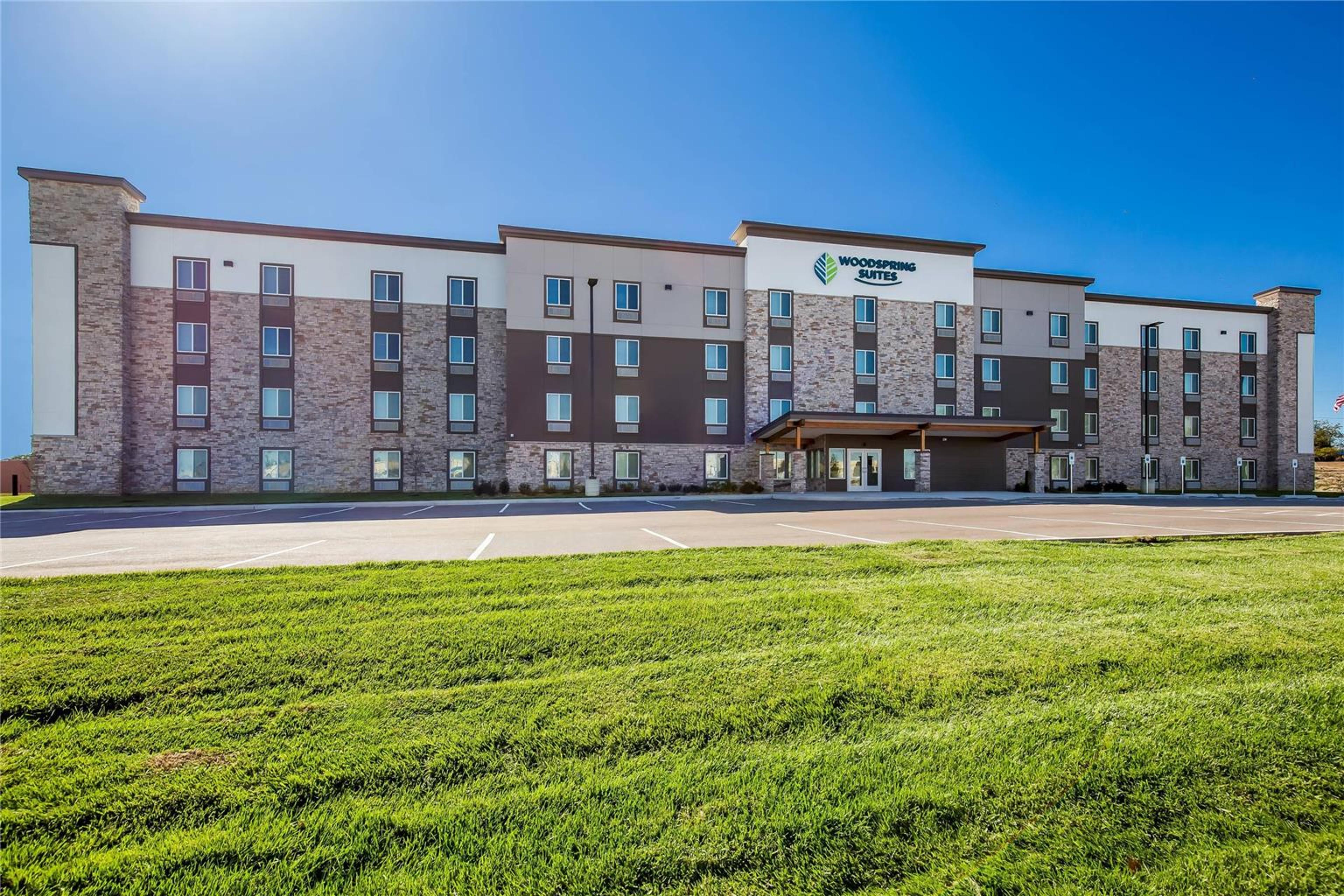 WOODSPRING SUITES ST PETERS-OFALLON