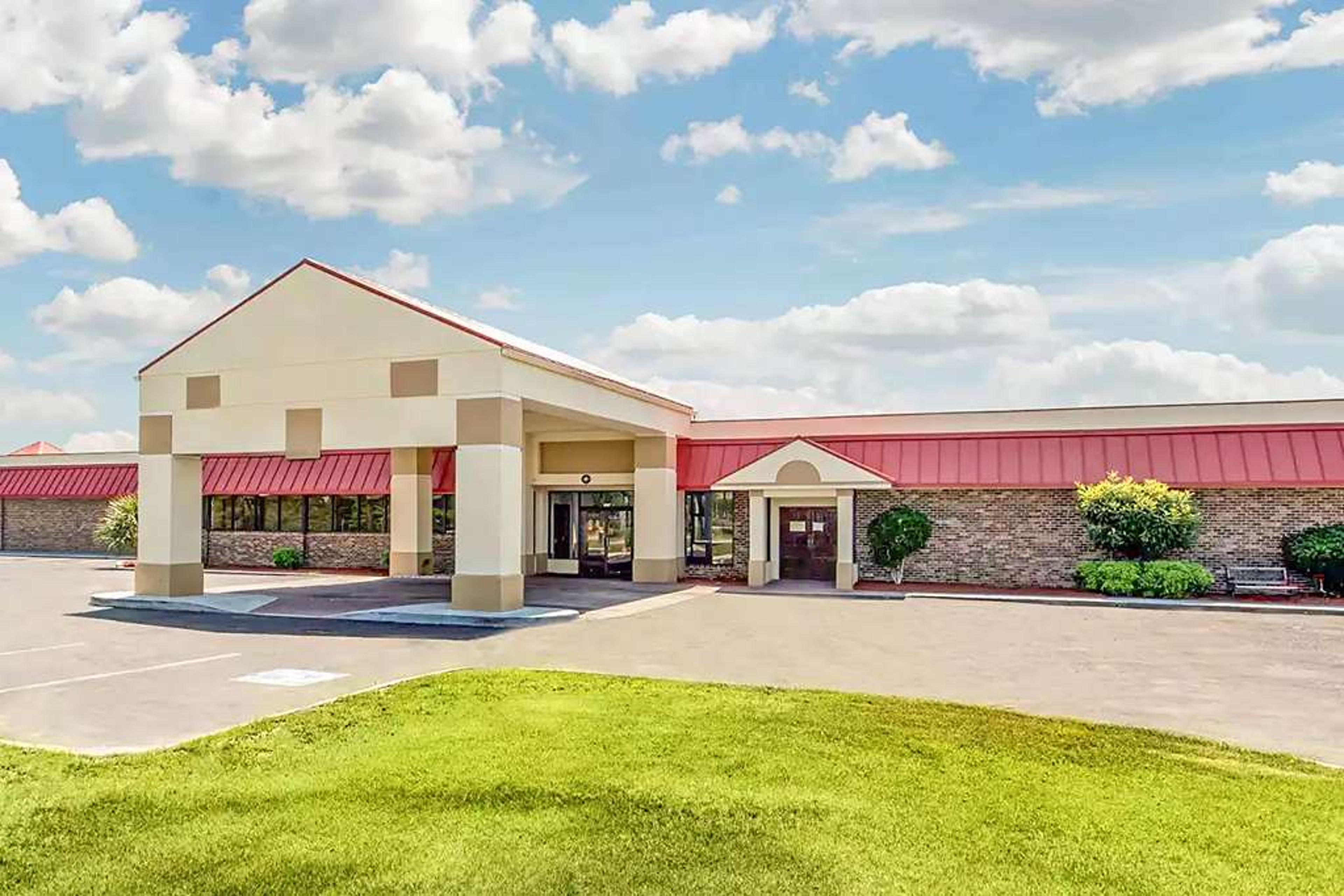 RAMADA BY WYNDHAM SANTEE I 95