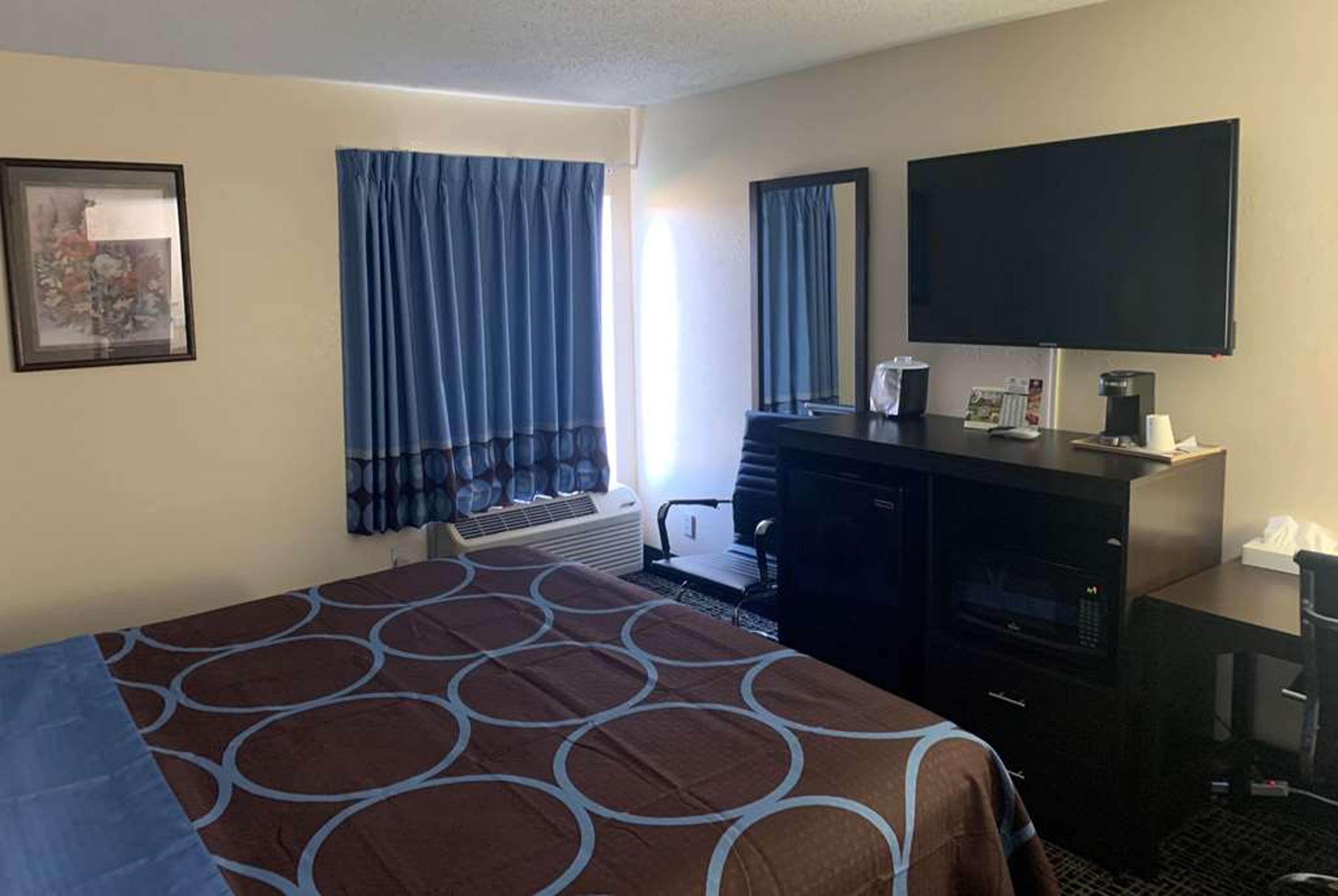SUPER 8 BY WYNDHAM GALESBURG