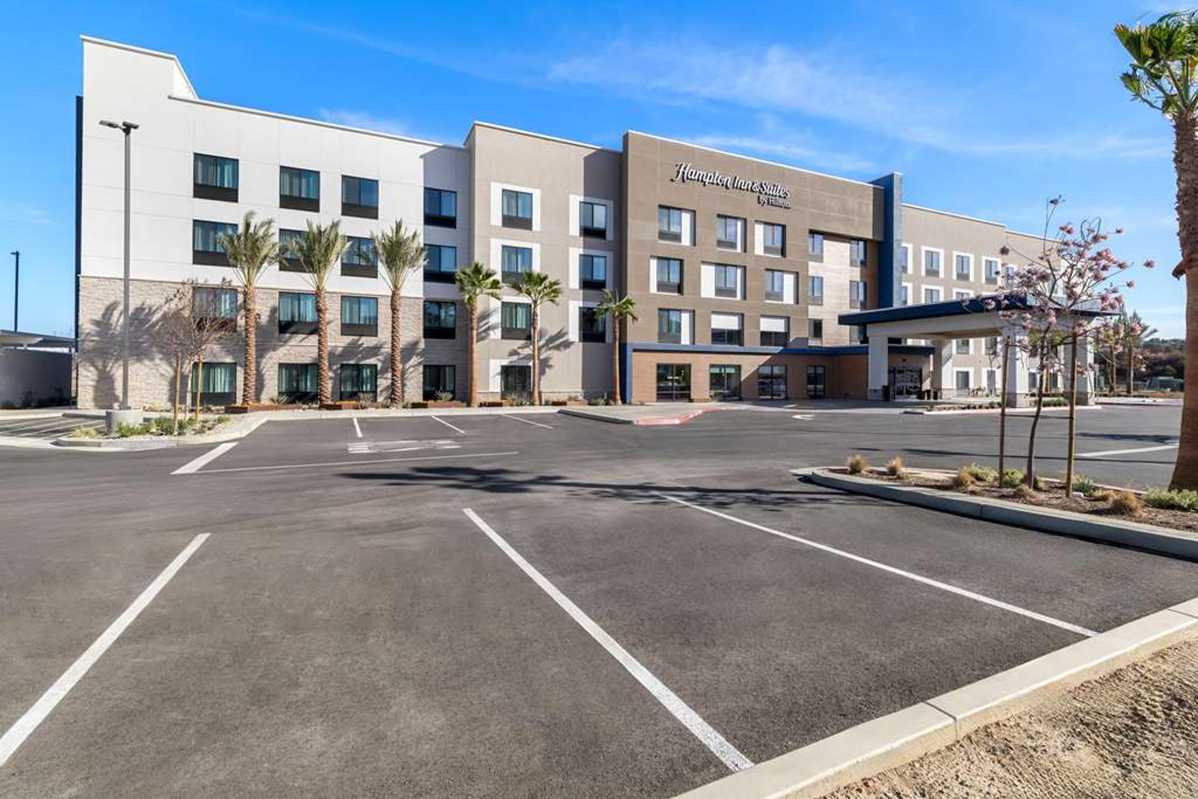 HAMPTON INN AND SUITES HLTN CORONA