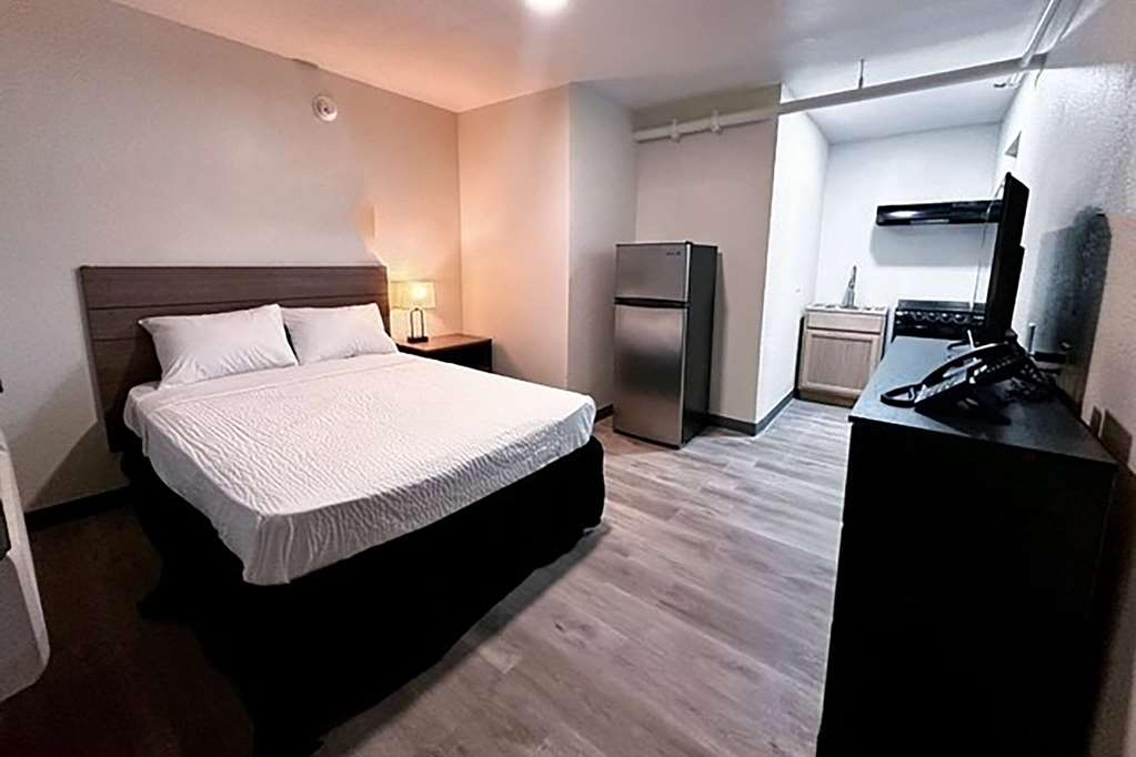 STUDIO CITY SUITES, A TRAVELODGE BY