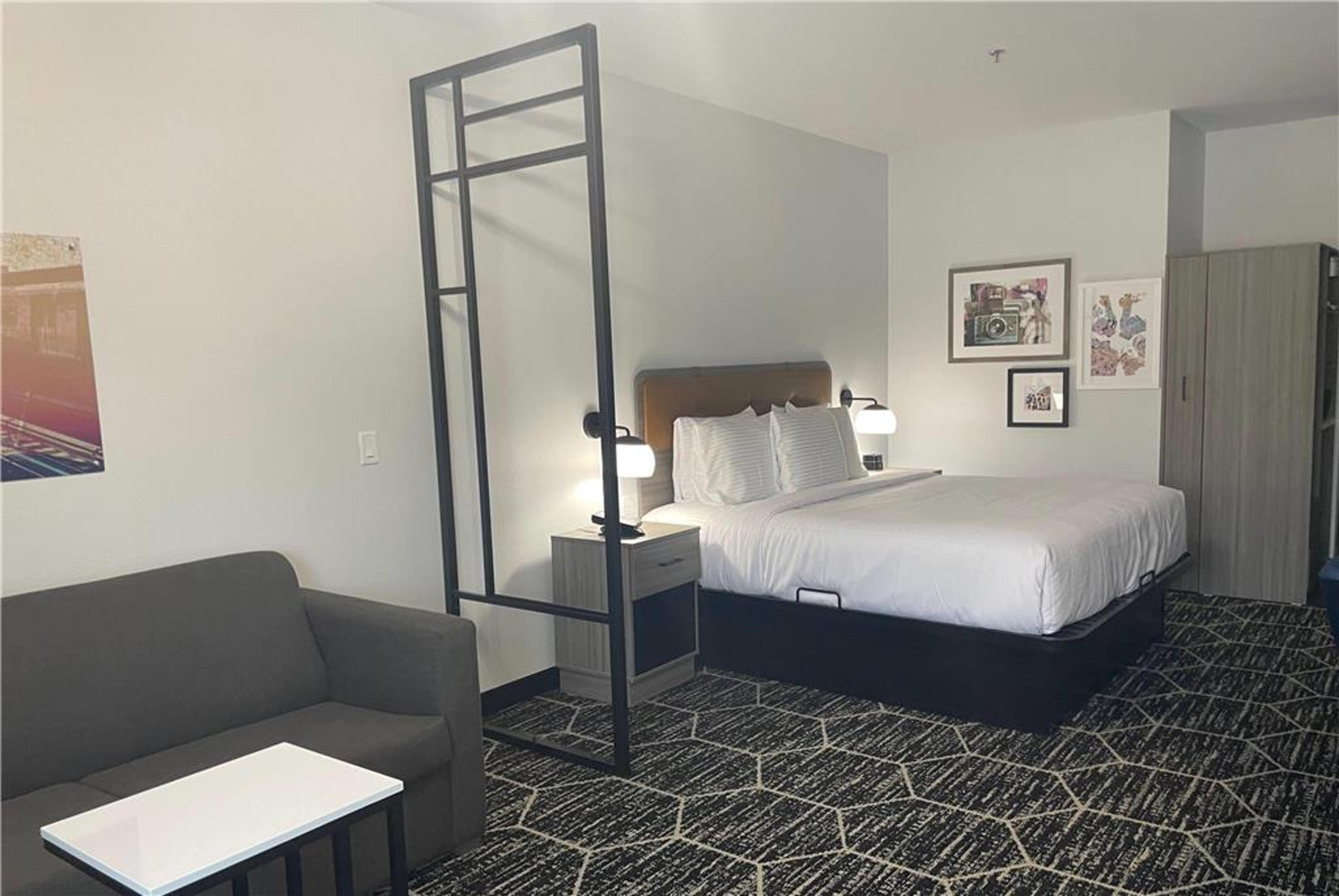 LA QUINTA INN & SUITES BY WYNDHAM O