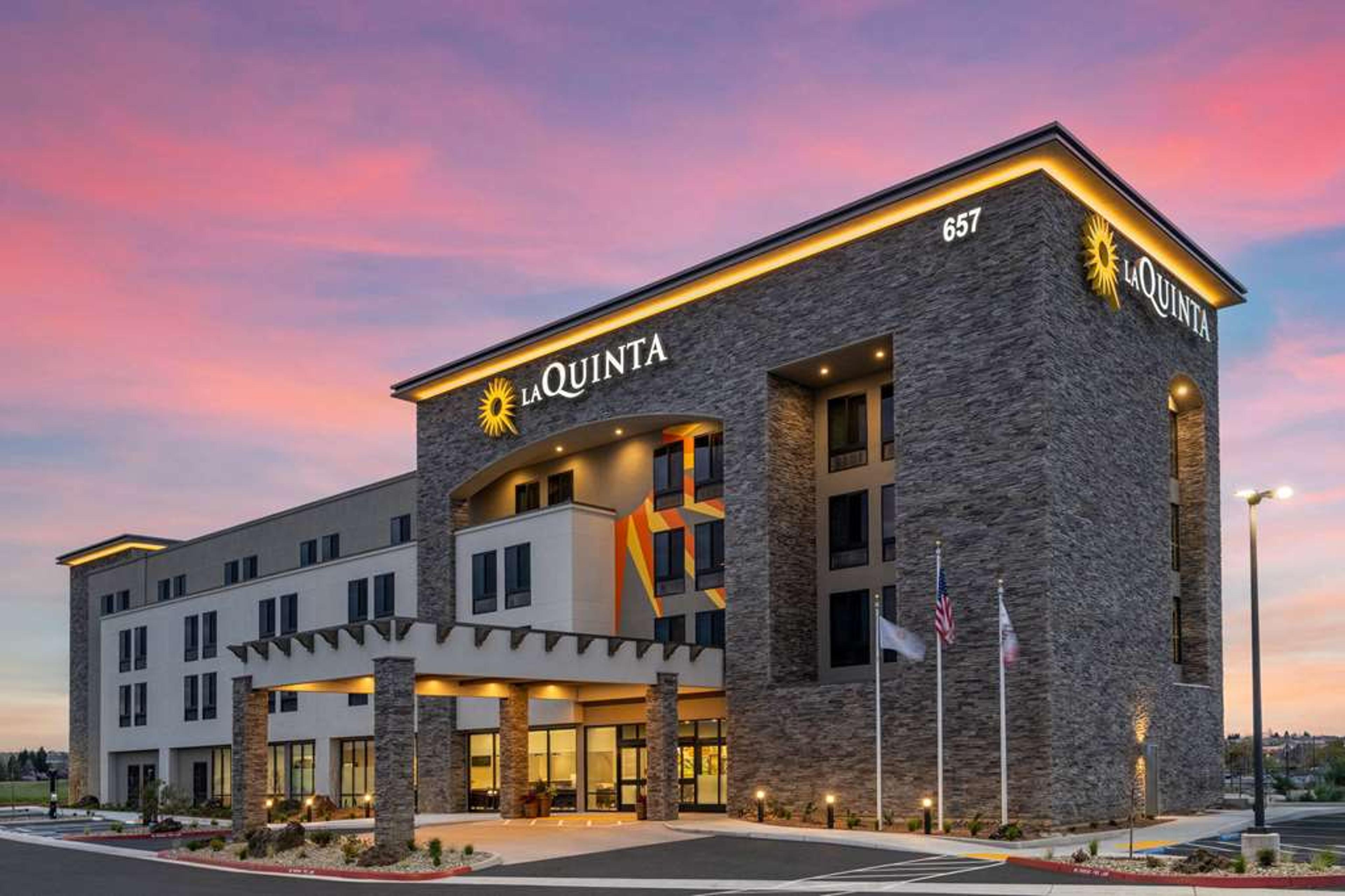 LA QUINTA INN AND SUITES BY WYNDHAM