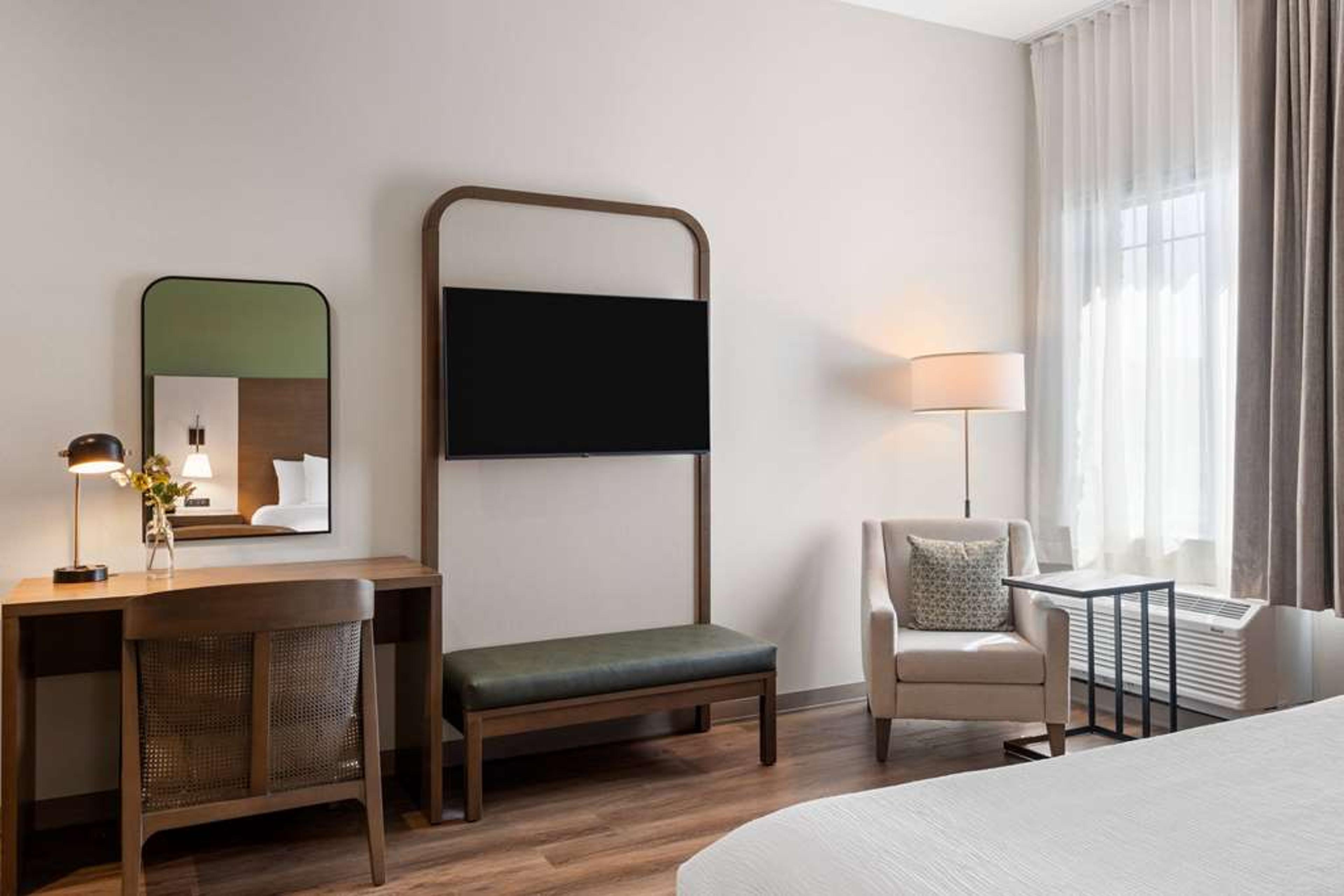 LA QUINTA INN AND SUITES BY WYNDHAM