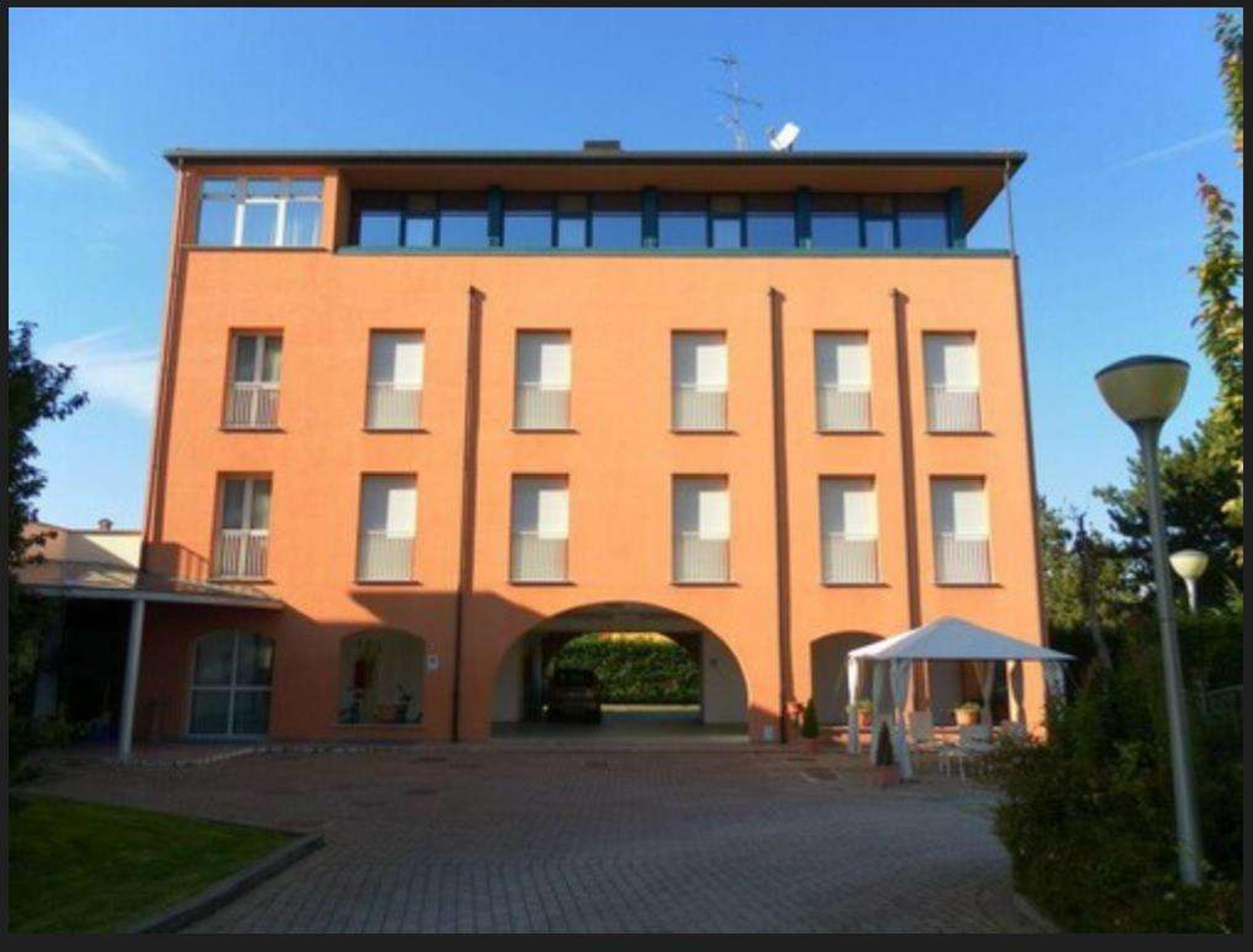 Hotel Photo 1