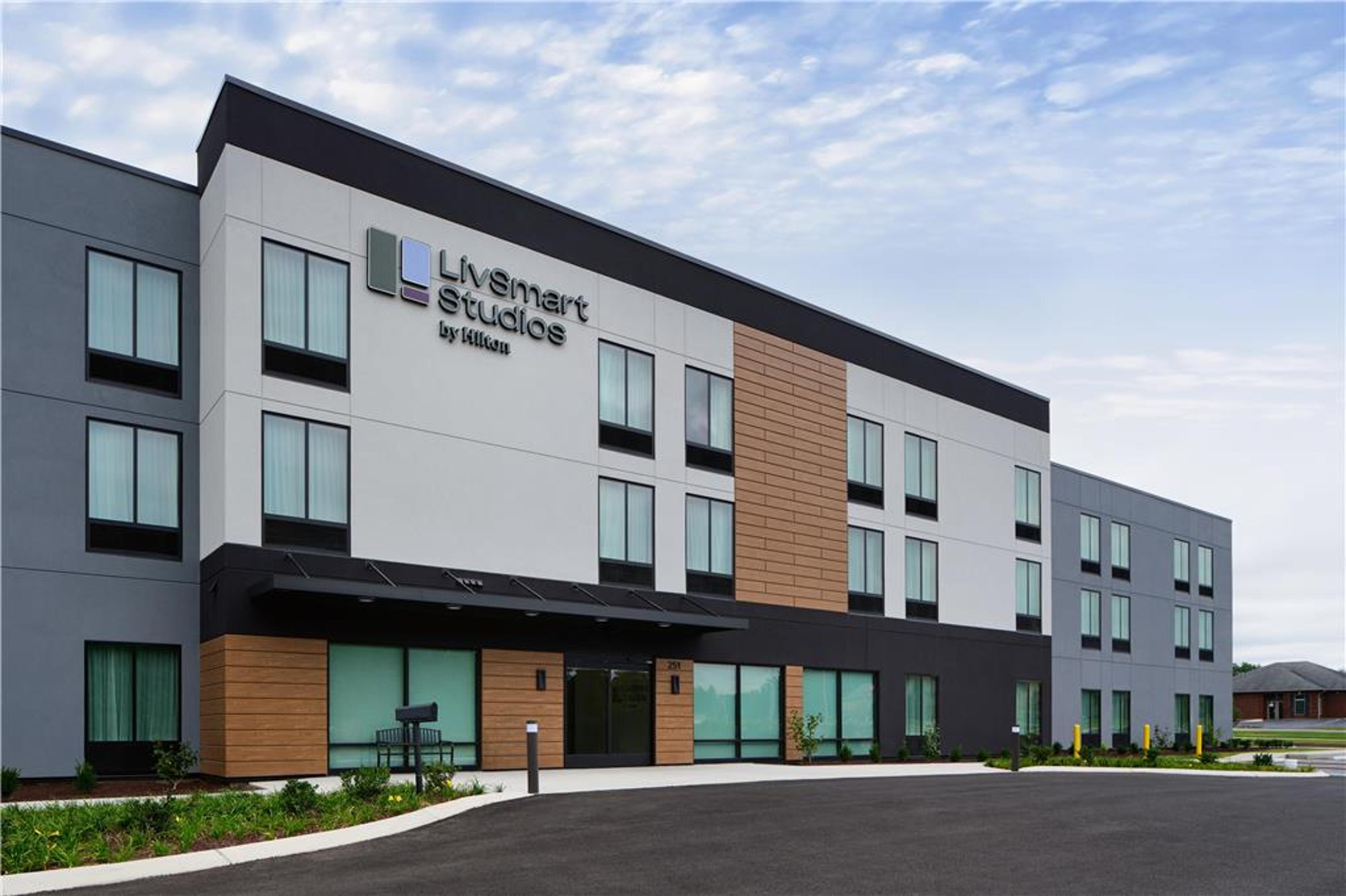 LIVSMART STUDIOS HILTON TULLAHOMA