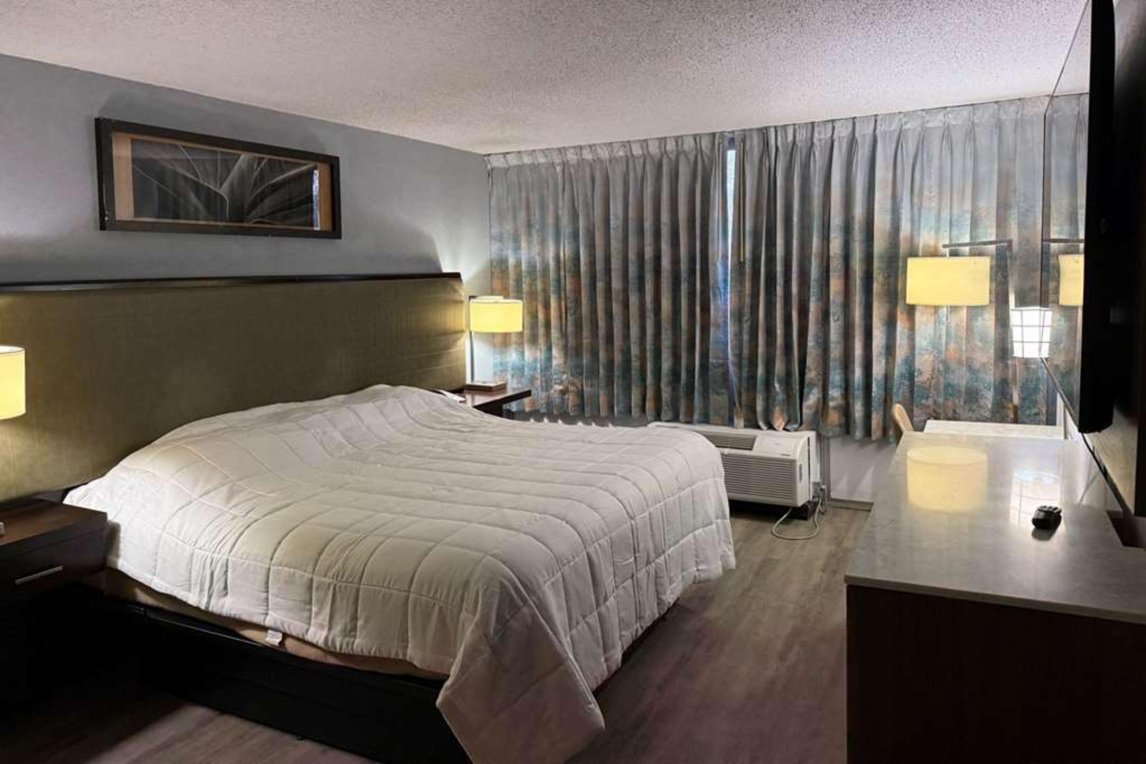SUBURBAN STUDIOS FAIRBORN - DAYTON