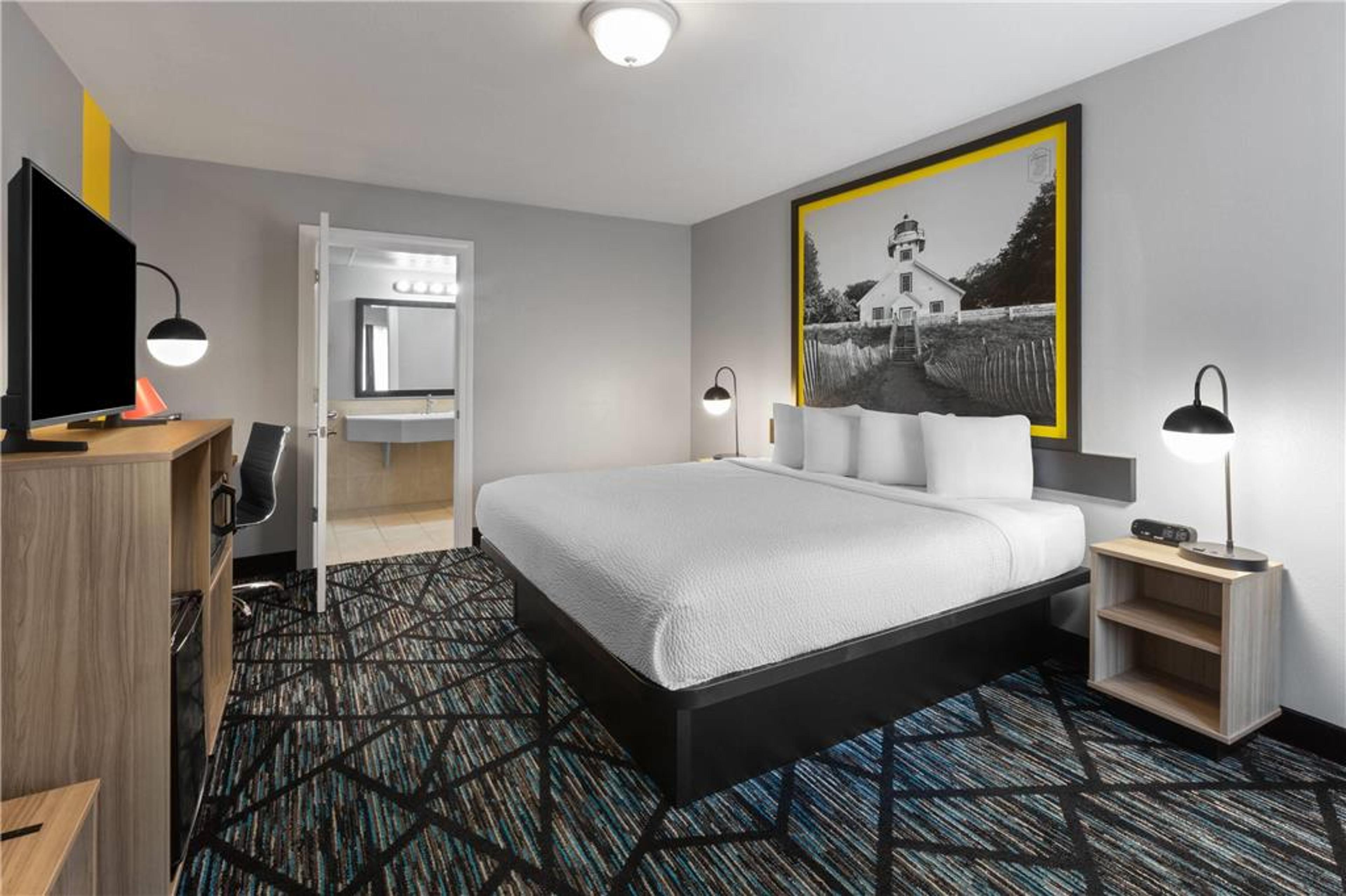 SUPER 8 BY WYNDHAM TRAVERSE CITY