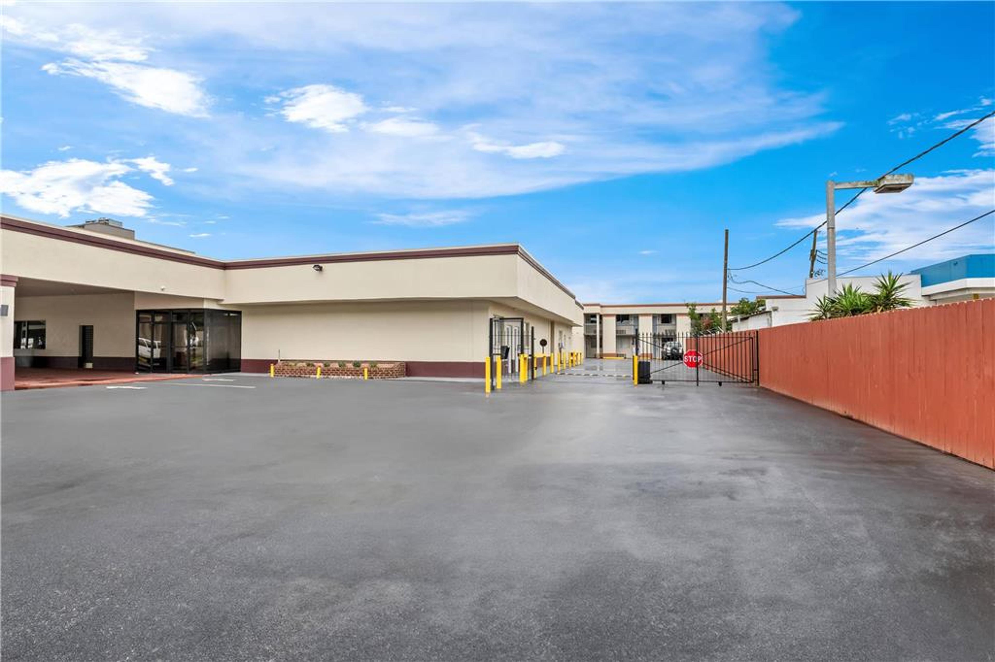 SUBURBAN STUDIOS HARVEY - NEW ORLEA