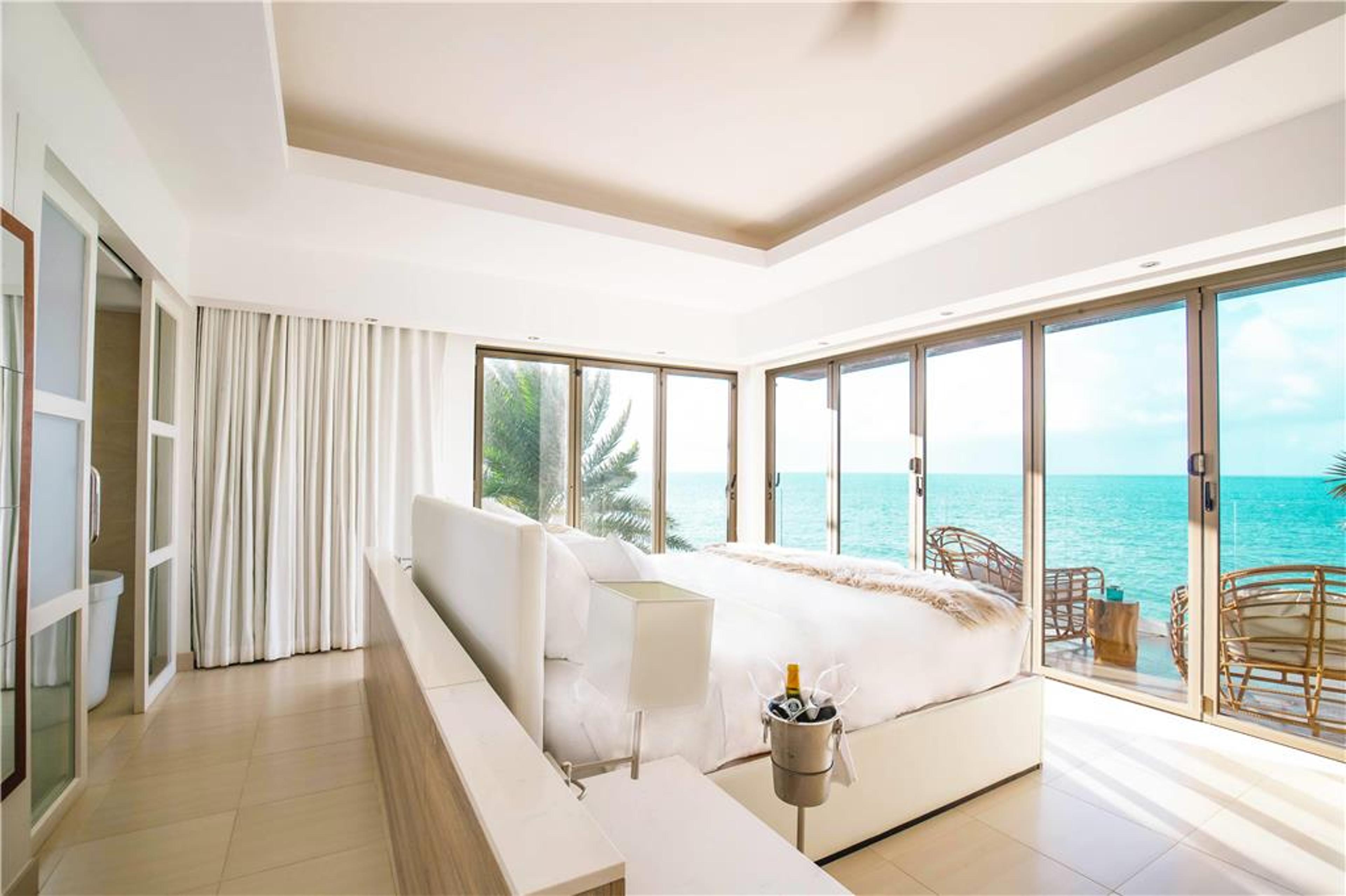 HODGES BAY RESORT AND SPA HQ LUXURY