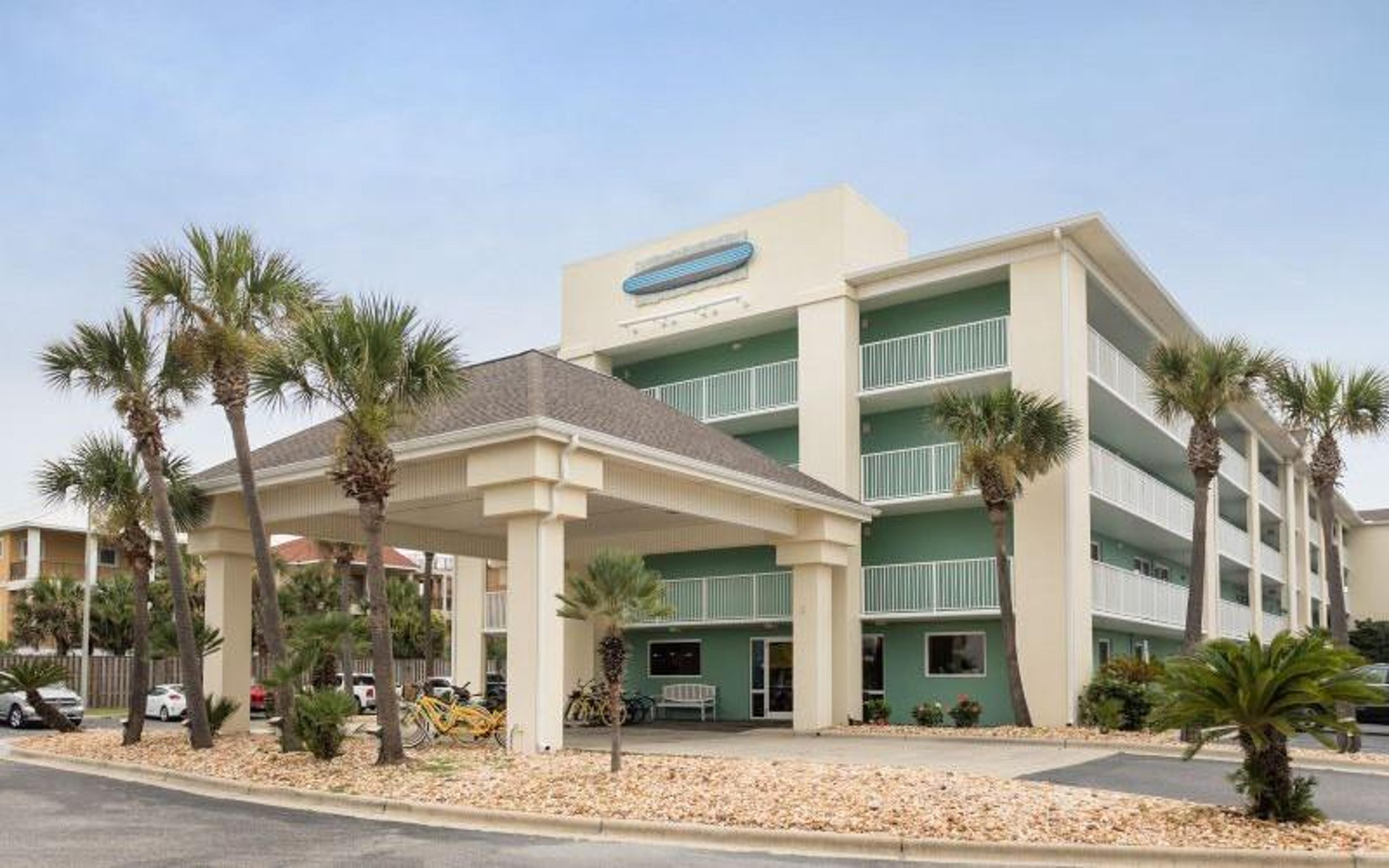 SURF AND SAND HOTEL