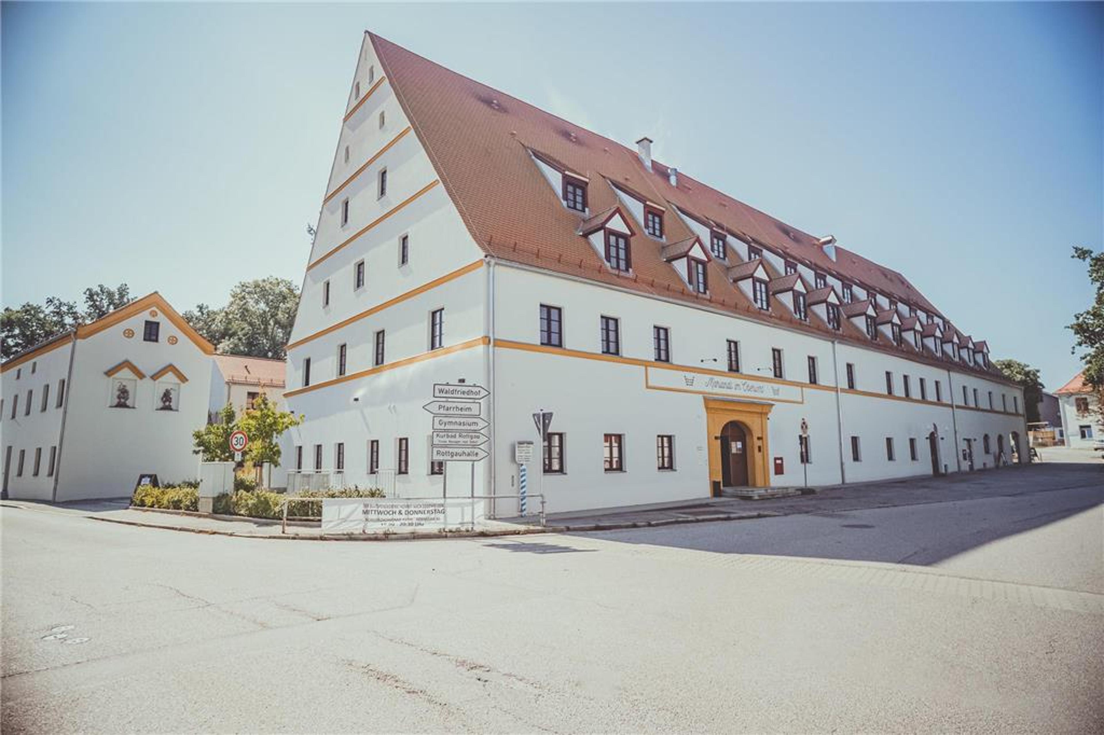 MARIANDL IM OBERWIRT
