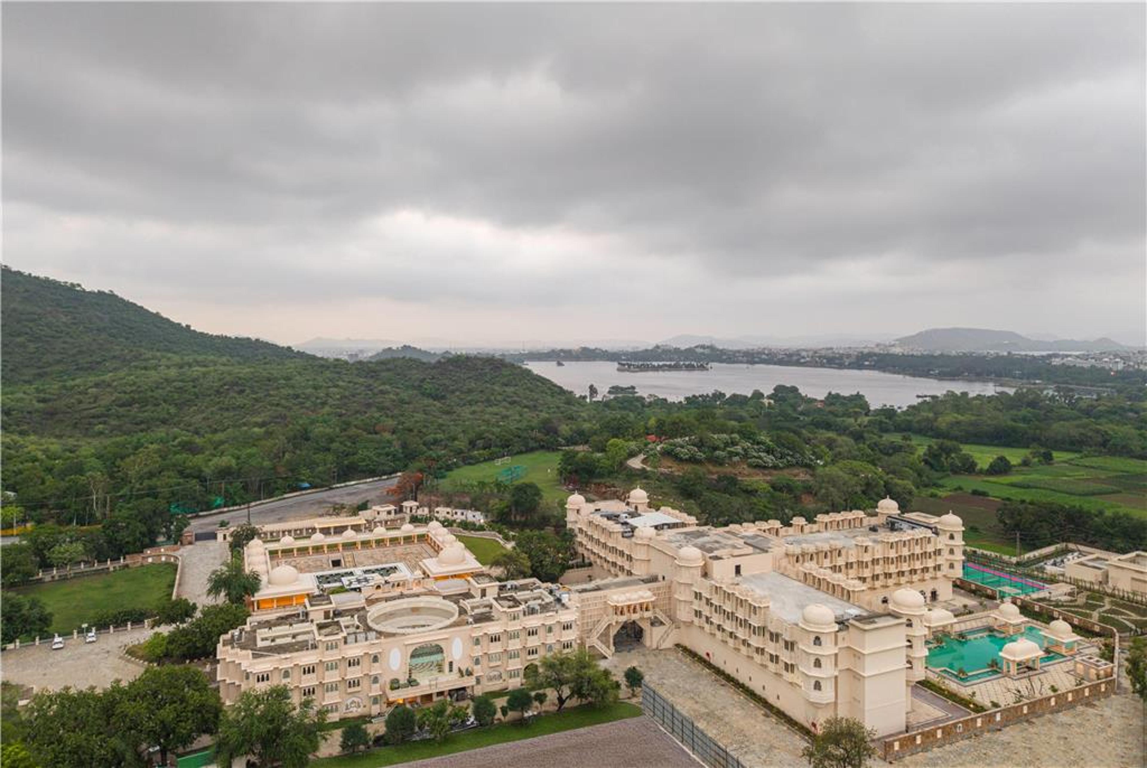 WYNDHAM GRAND UDAIPUR FATEH SAGAR L
