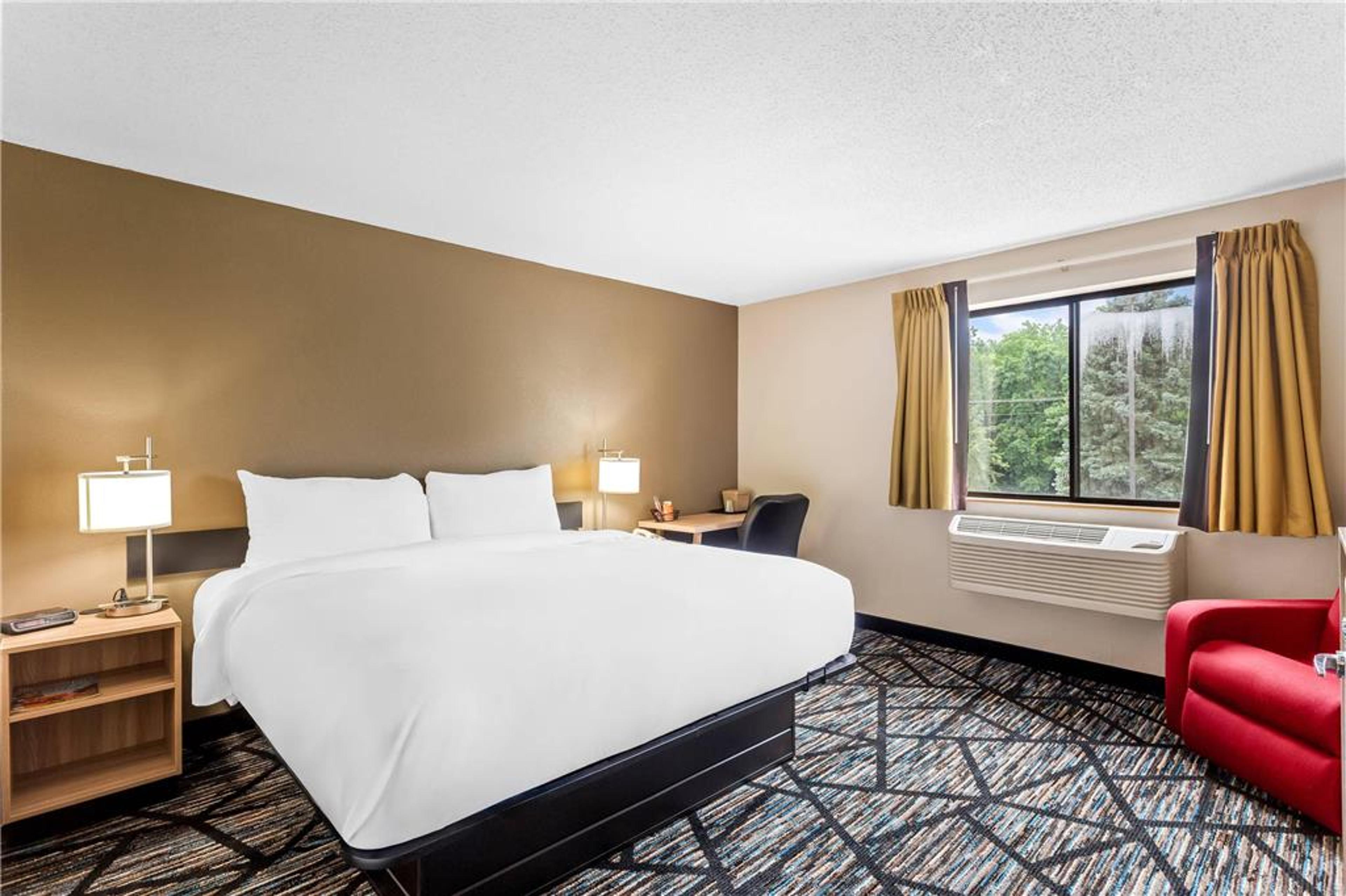 QUALITY INN AND SUITES HOWE - STURG