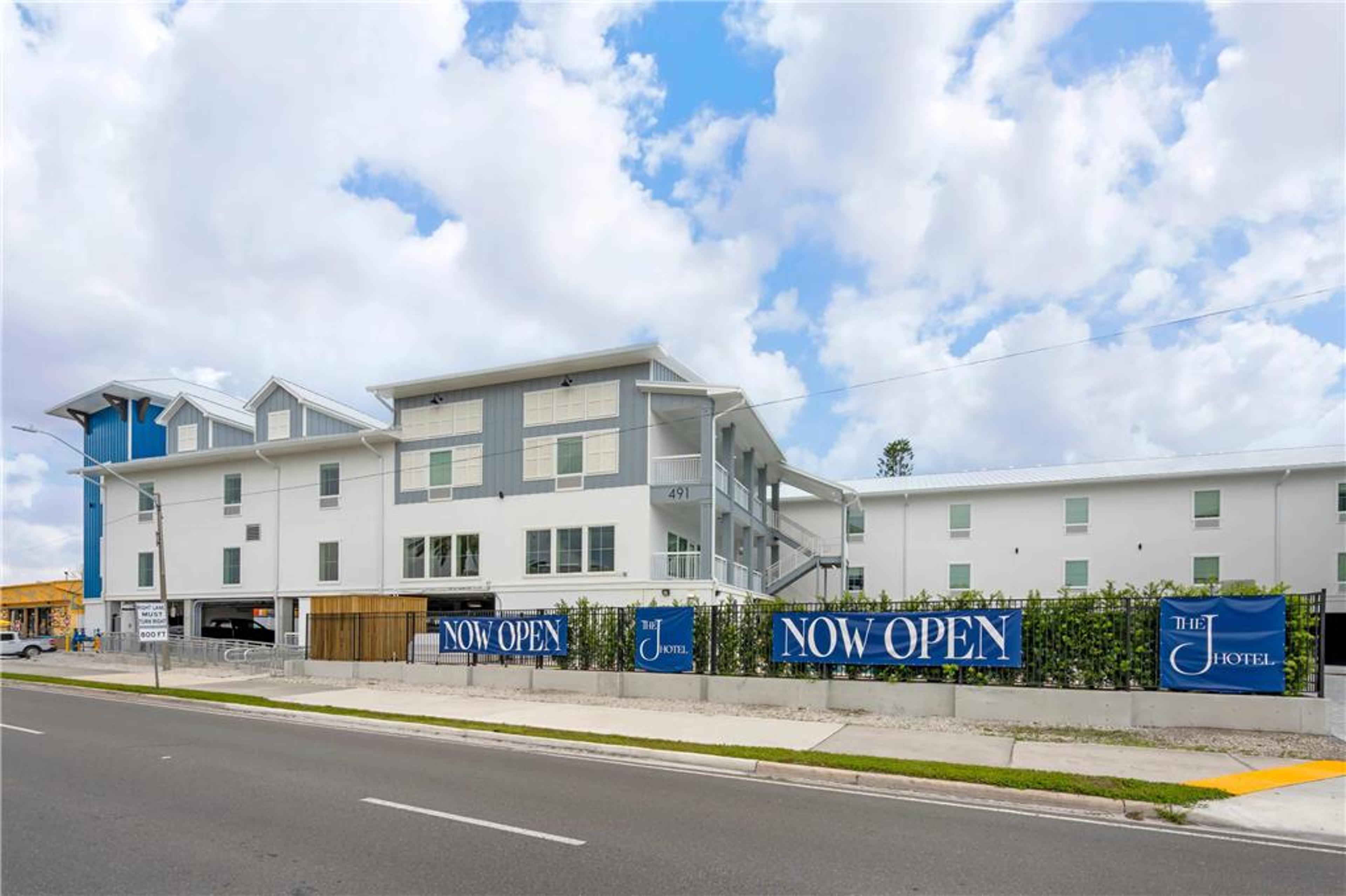 THE J HOTEL DUNEDIN CLEARWATER AN A