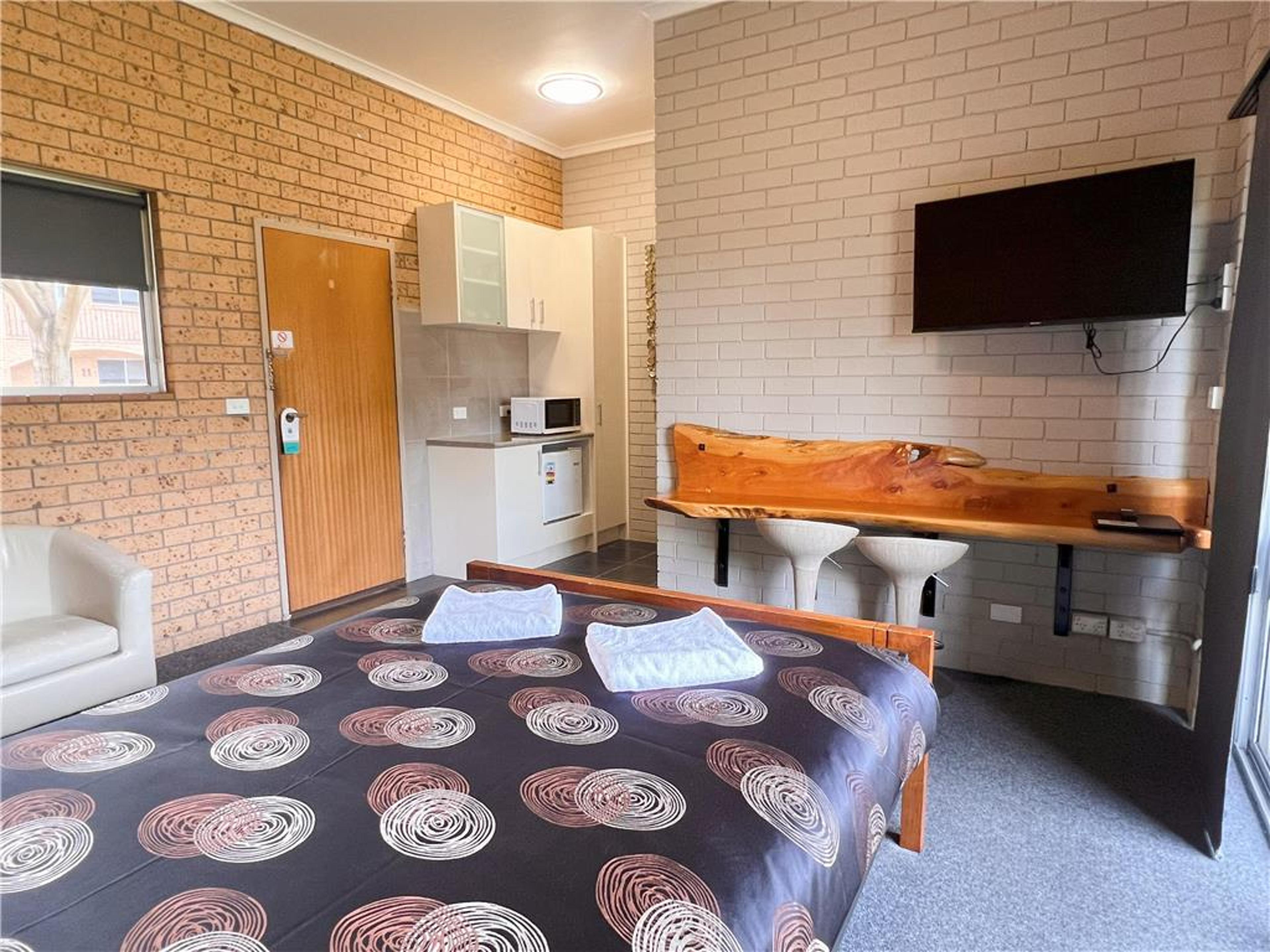 COLAC MID CITY MOTEL