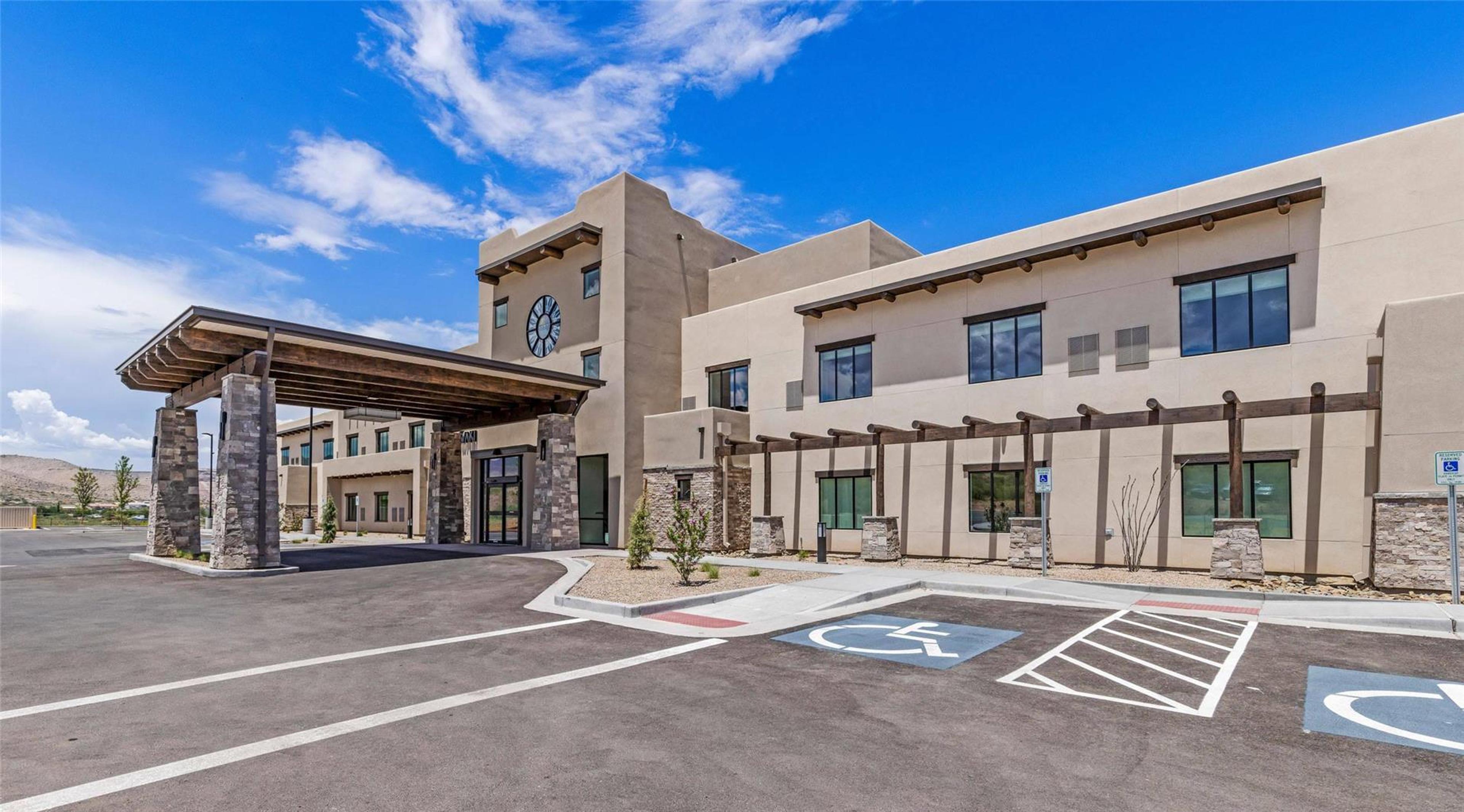 TAAWAKI INN - COTTONWOOD AN ASCEND
