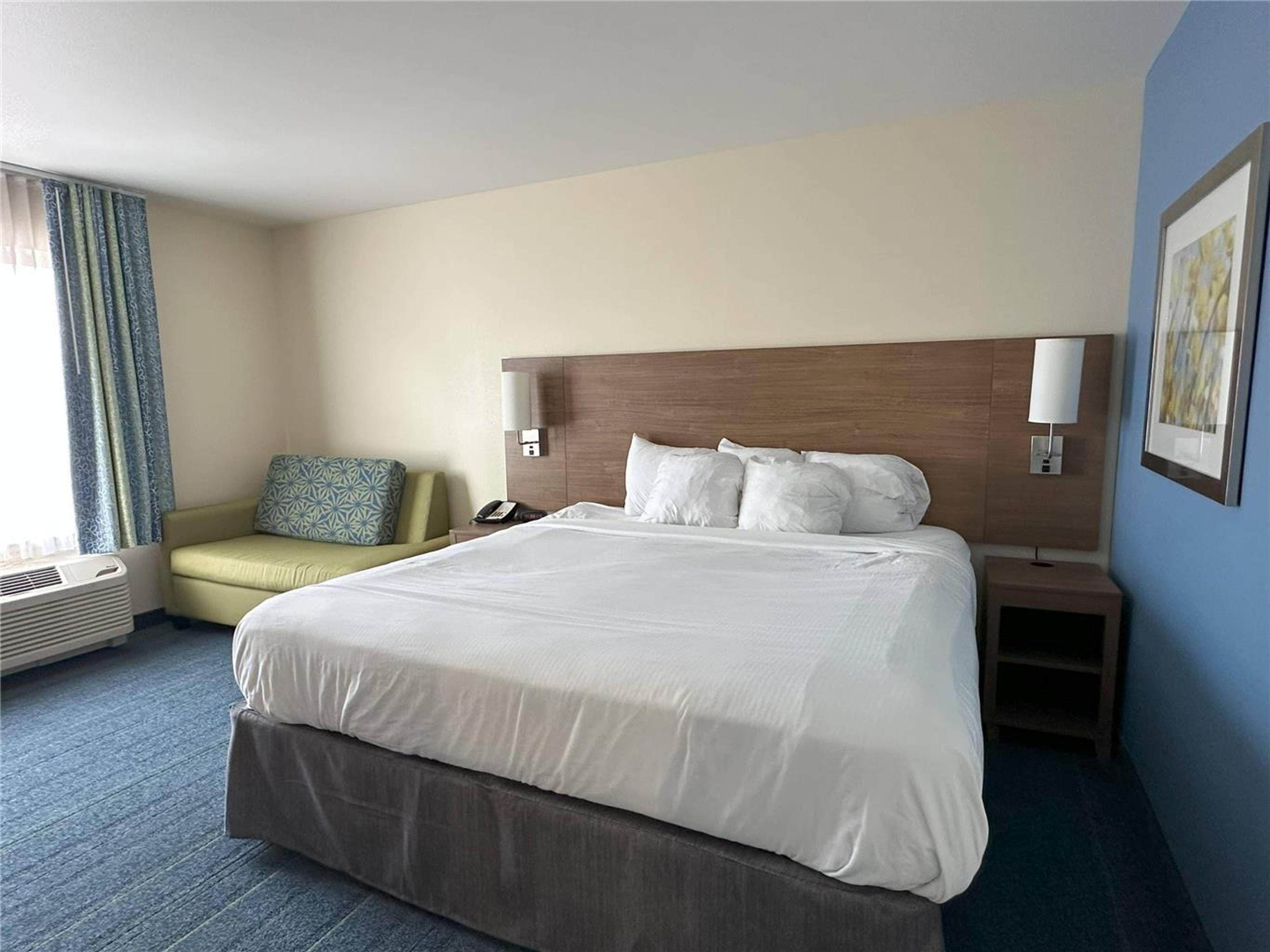 SLEEP INN AND SUITES ALTOONA NORTH